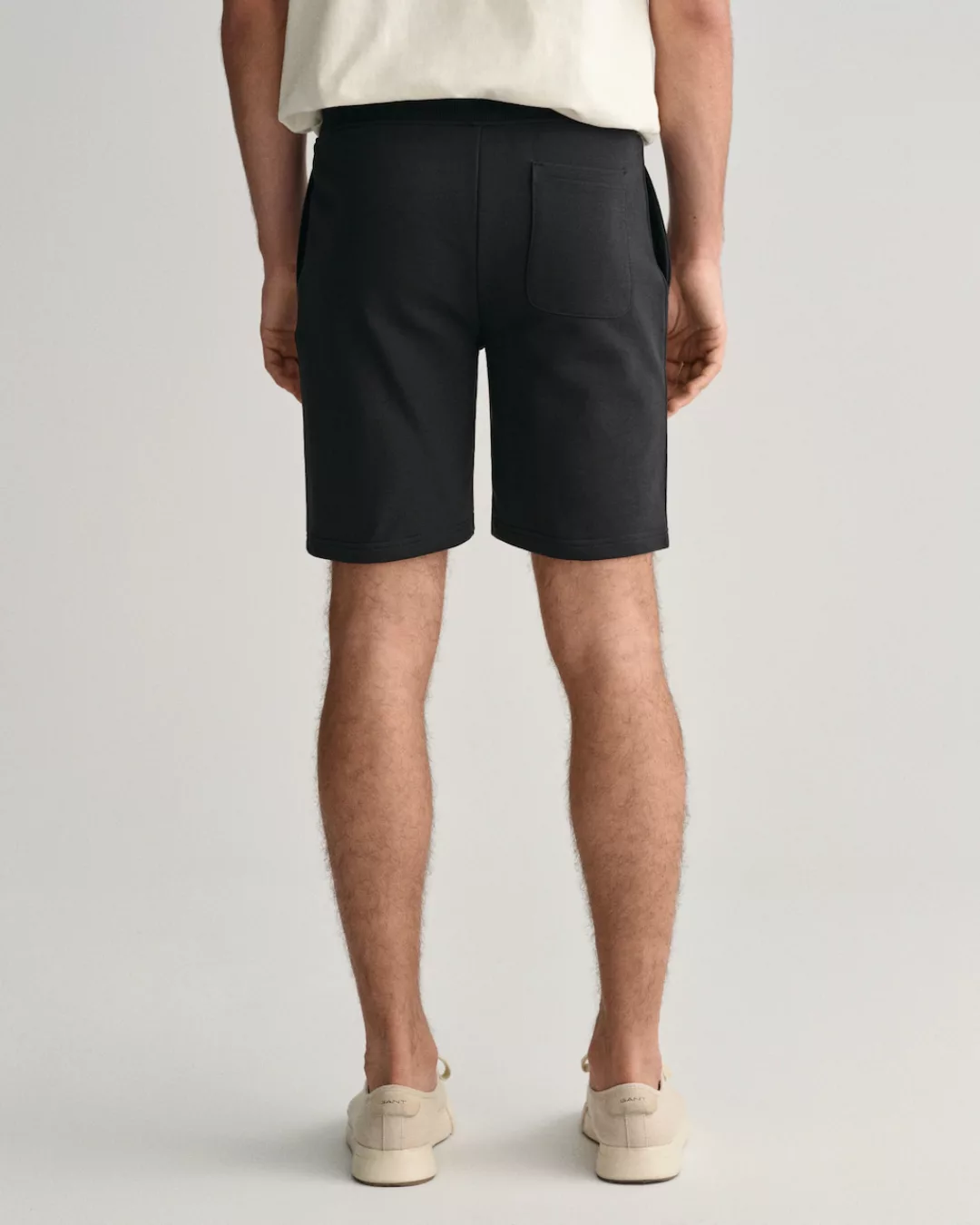 Gant Sweatshorts REG SHIELD SWEAT SHORTS mit einer kleinen Logostickerei un günstig online kaufen