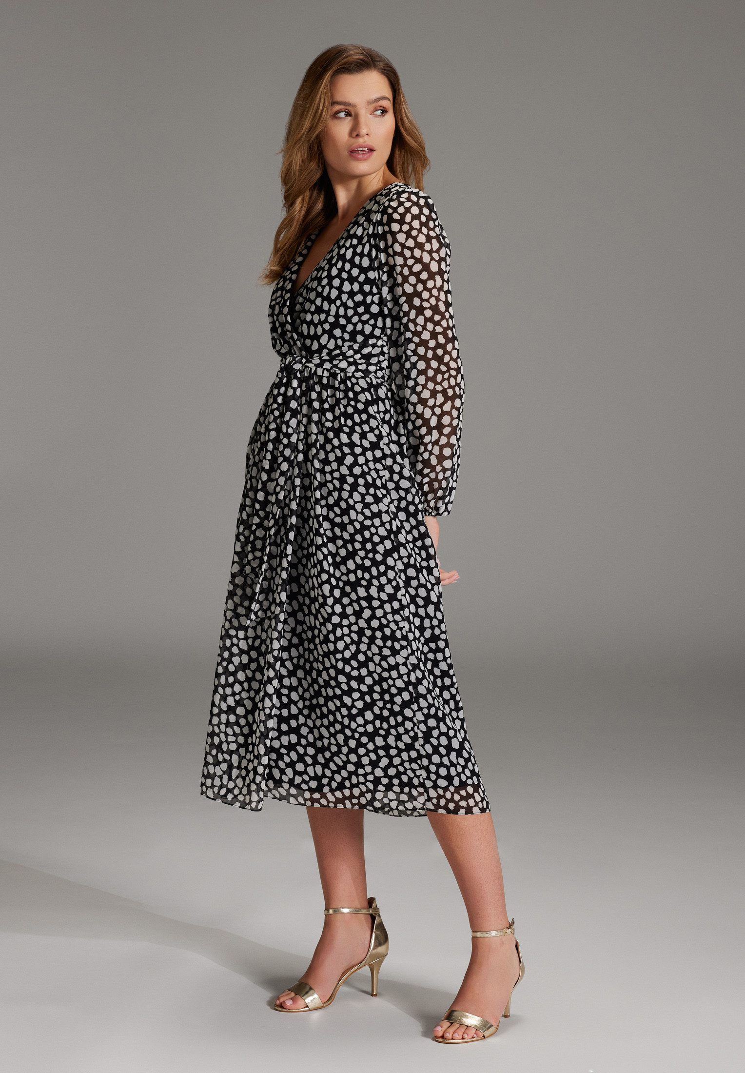 SWING Cocktailkleid Taillierter Schnitt mit fließendem günstig online kaufen