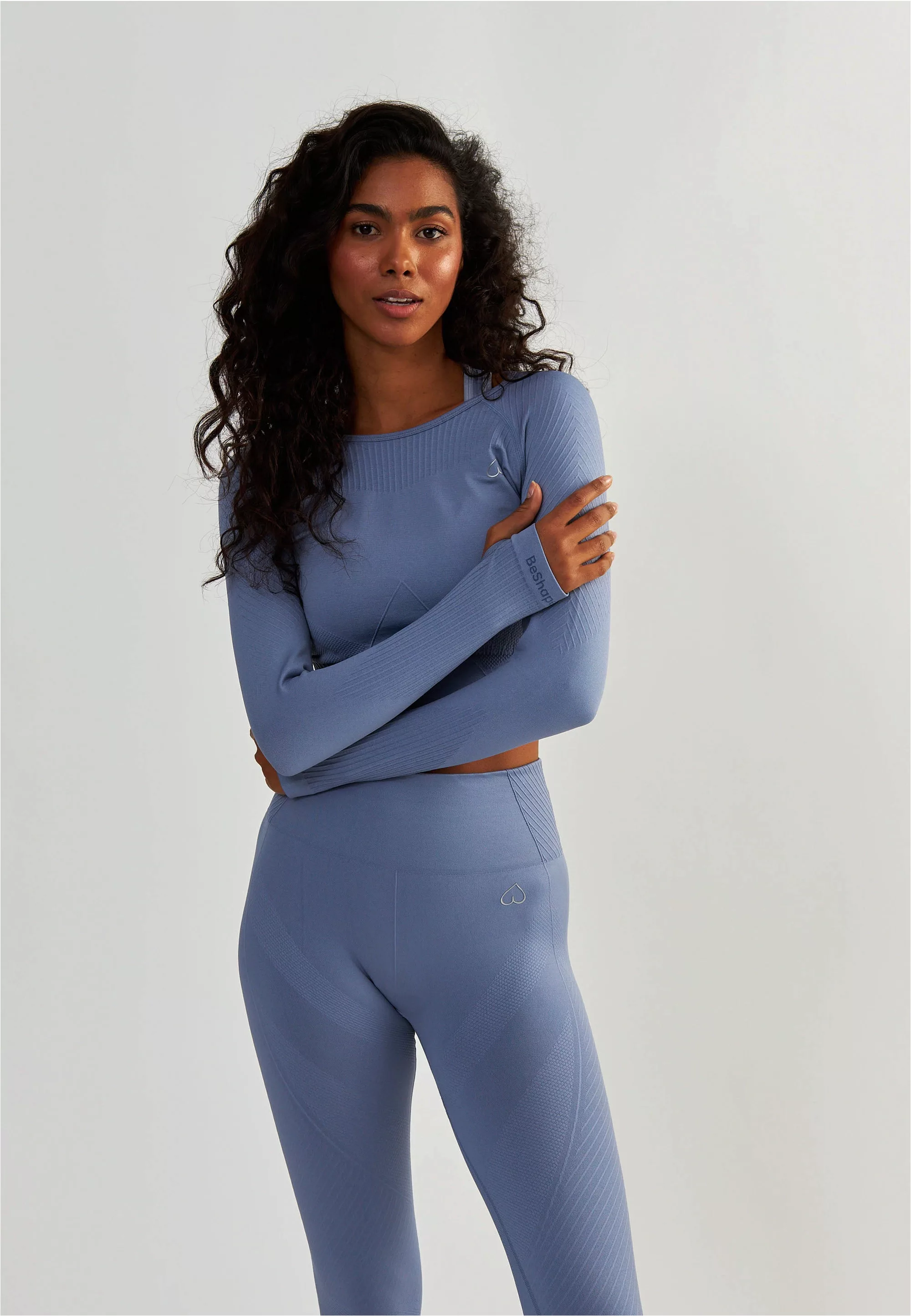 BeShaped Langarmshirt "Femme Force", (1 tlg.), mit langen Ärmeln und geripp günstig online kaufen