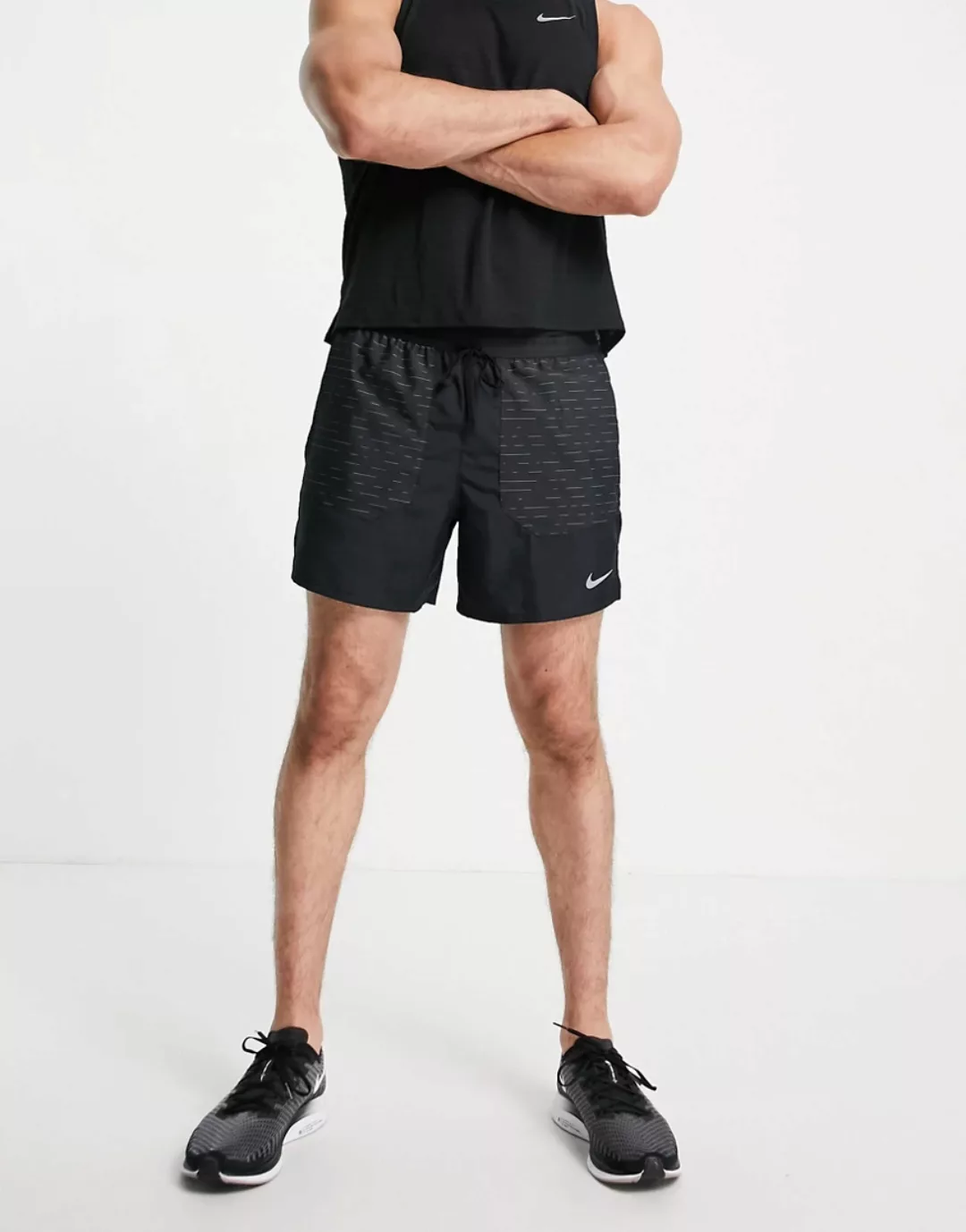 Nike Running – Run Division Statement Flex Standard – Shorts in Schwarz günstig online kaufen