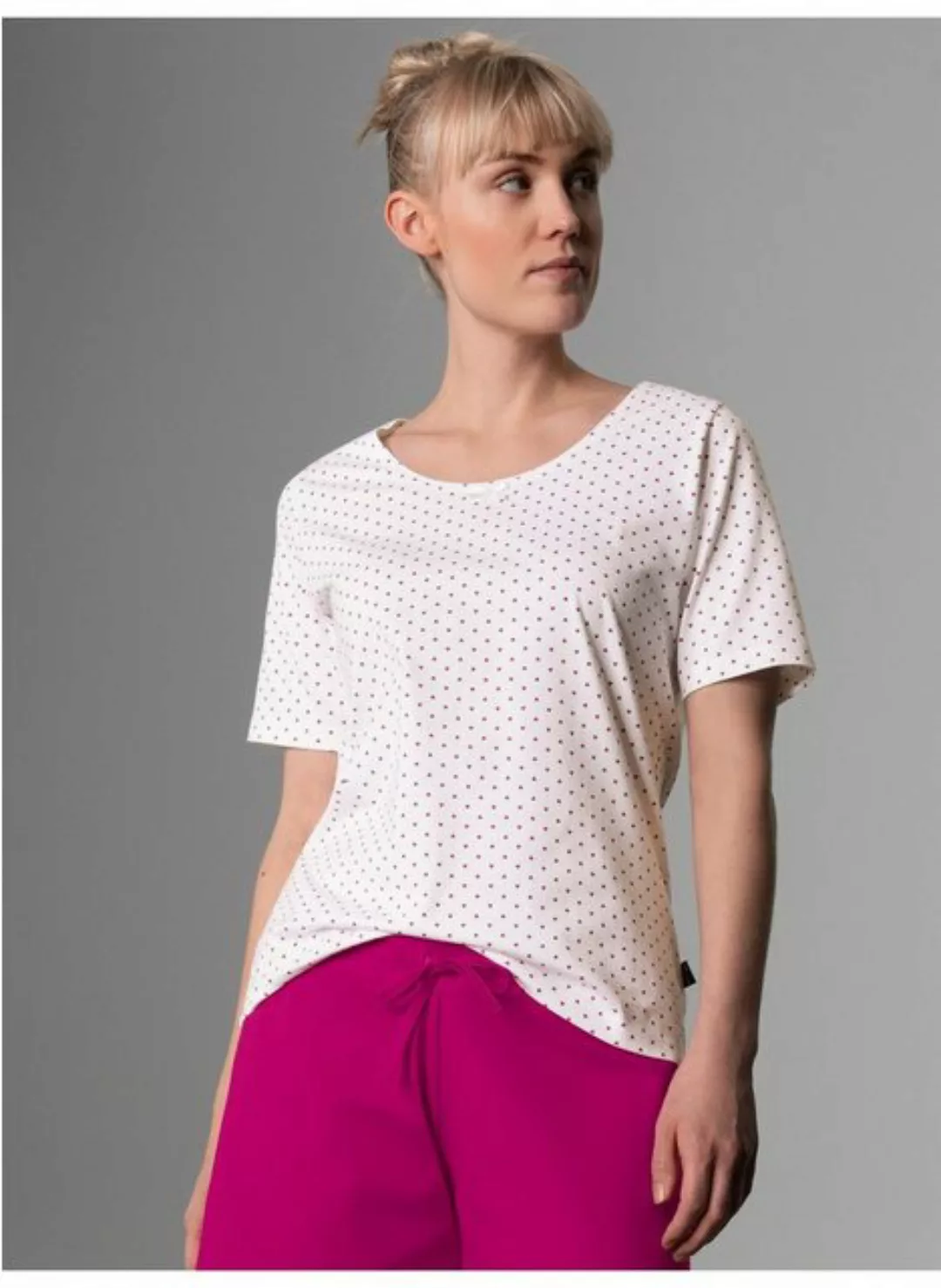 Trigema T-Shirt TRIGEMA T-Shirt mit Herzchen-Muster (1-tlg) günstig online kaufen