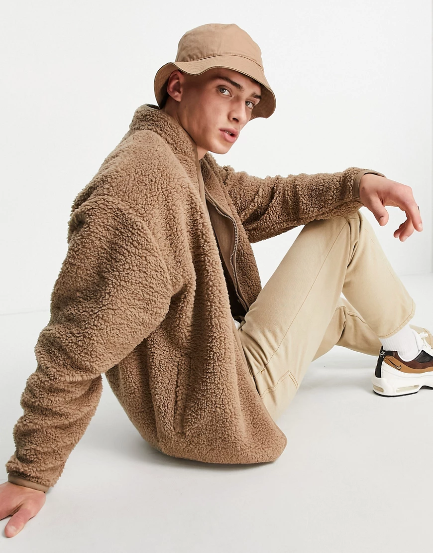 ASOS DESIGN – Braunes Oversize-Trainingsoberteil aus Teddymaterial-Neutral günstig online kaufen