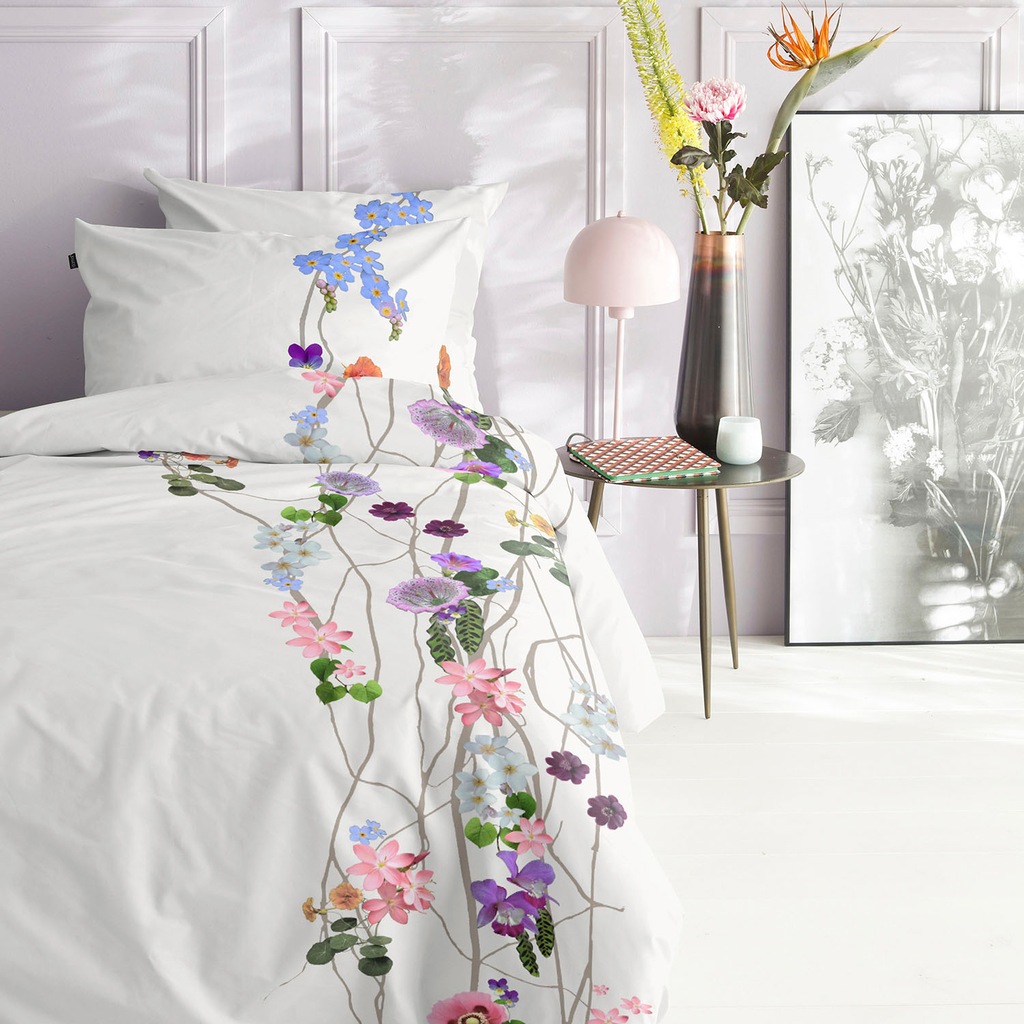 Cinderella Bettwäsche »Tiara«, mit Blumenprint günstig online kaufen