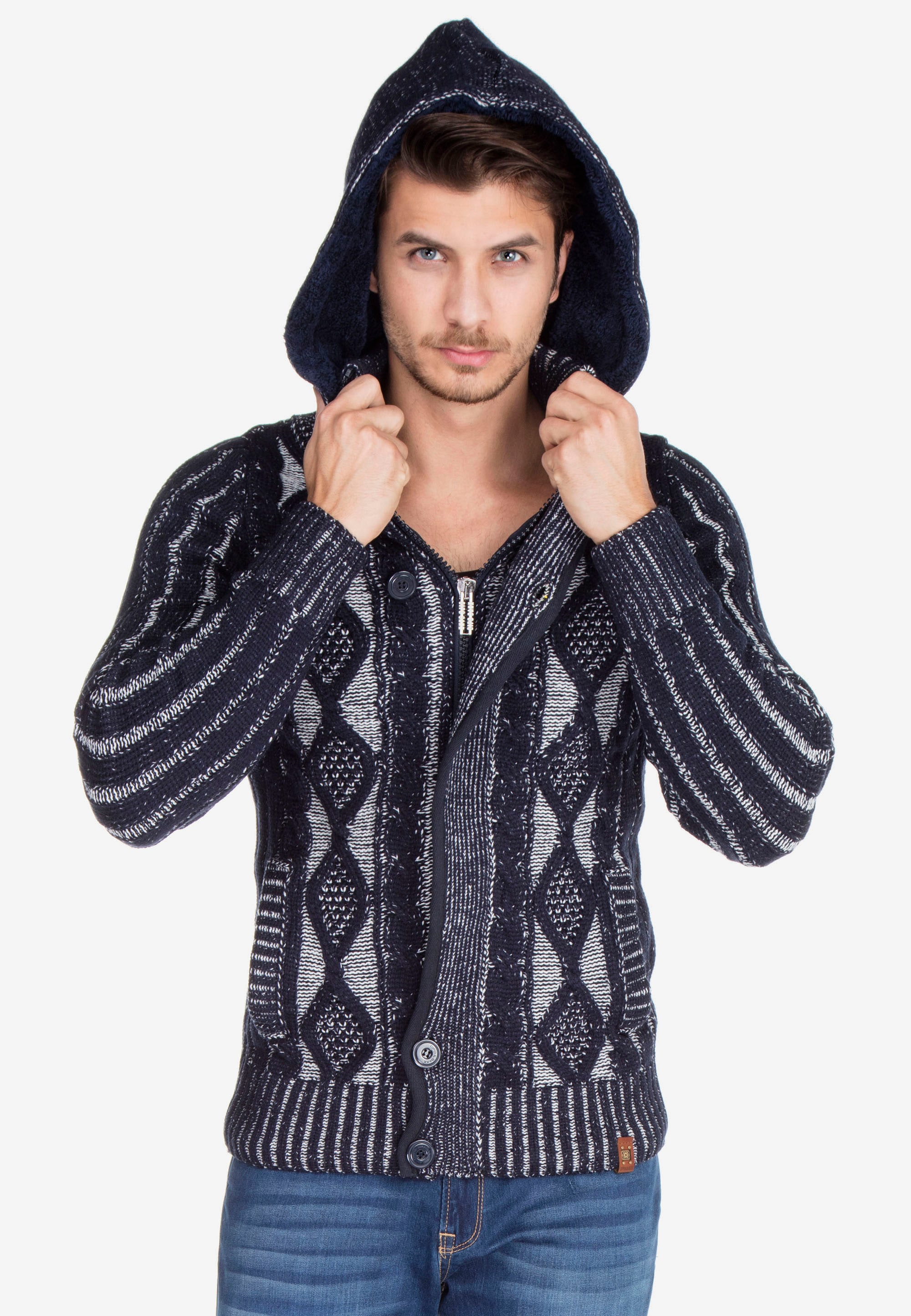 Cipo & Baxx Strickjacke, mit raffinierten Details günstig online kaufen