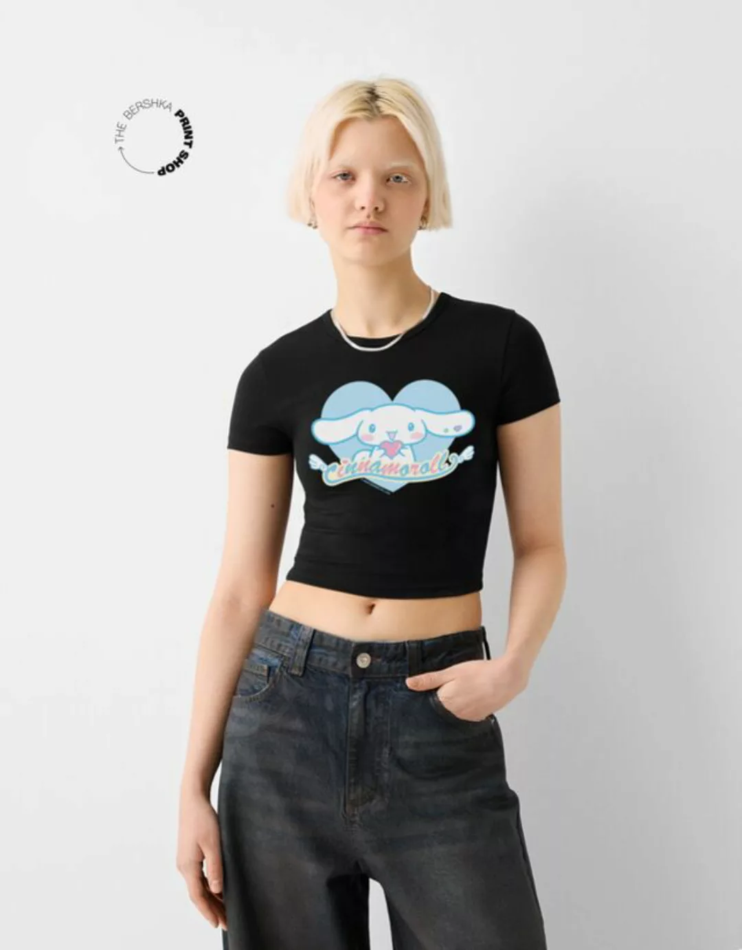 Bershka Cropped-T-Shirt Cinnamoroll Mit Kurzen Ärmeln Und Print Damen 10-12 günstig online kaufen