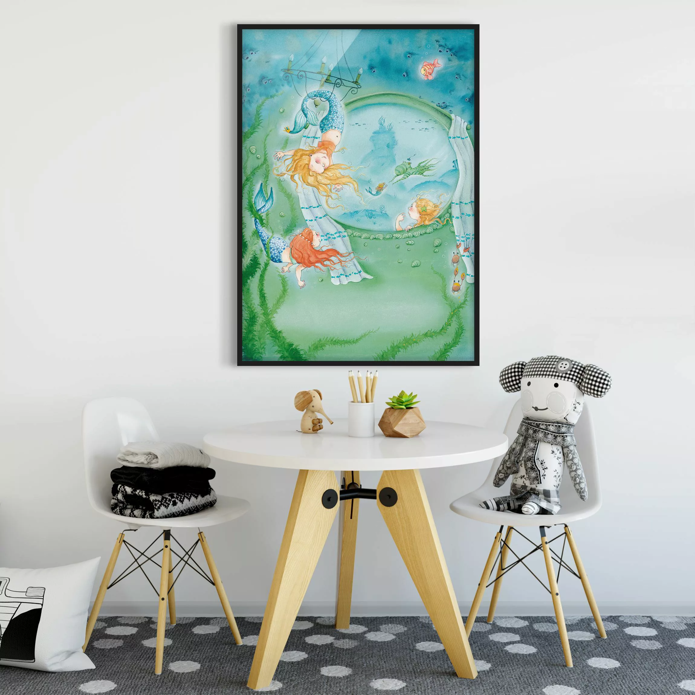 Bild mit Rahmen Kinderzimmer - Hochformat Matilda die kleine Meerjungfrau - günstig online kaufen
