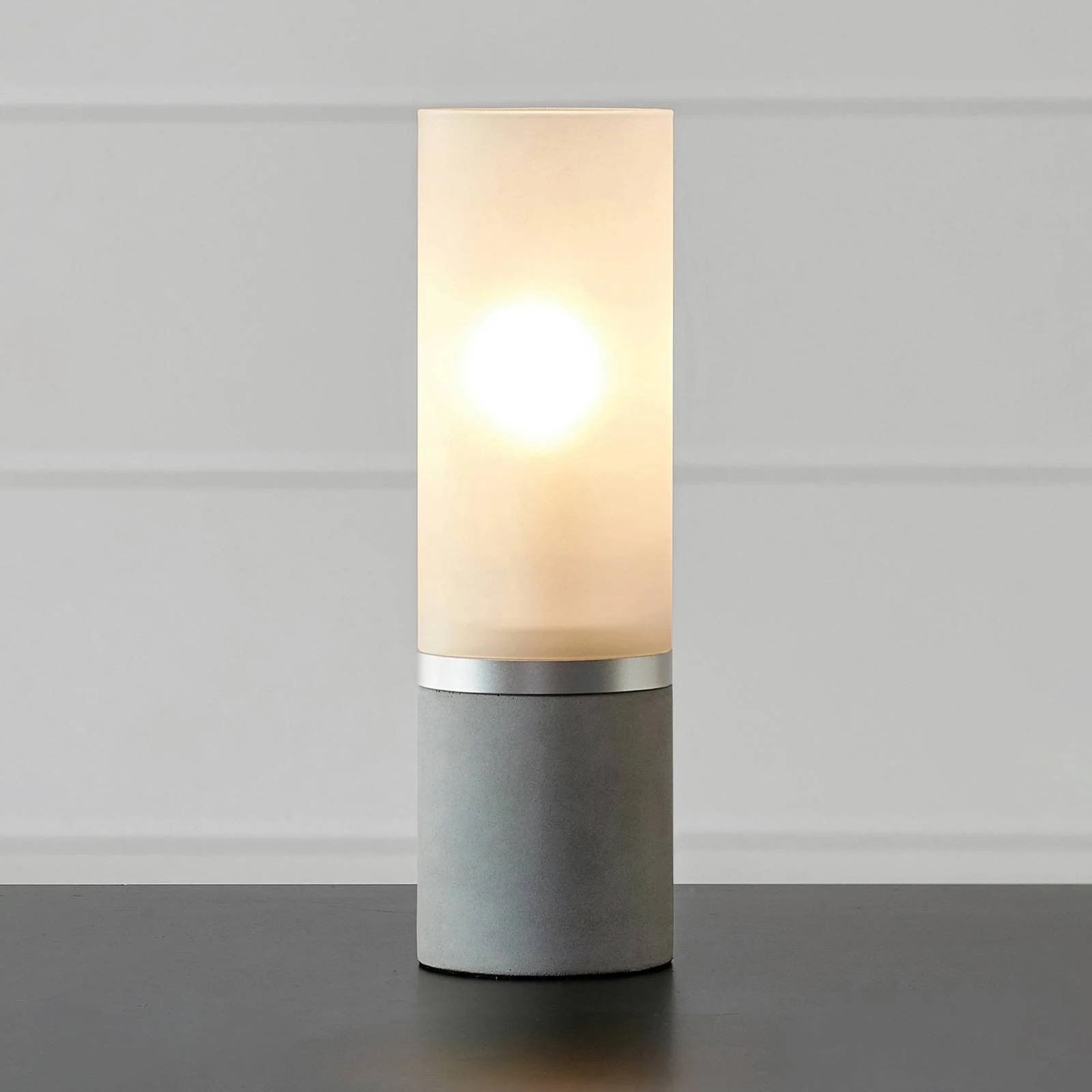 Tischlampe Molo, Betonfuß Glas gefrostet Höhe 30cm günstig online kaufen