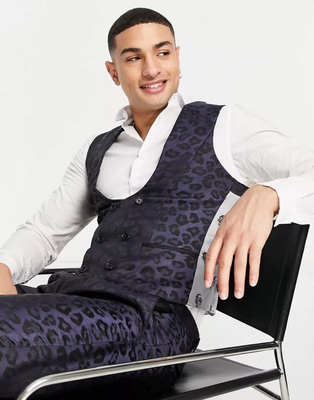 Twisted Tailor – Weste in Marineblau mit Jacquard-Leopardenmuster günstig online kaufen