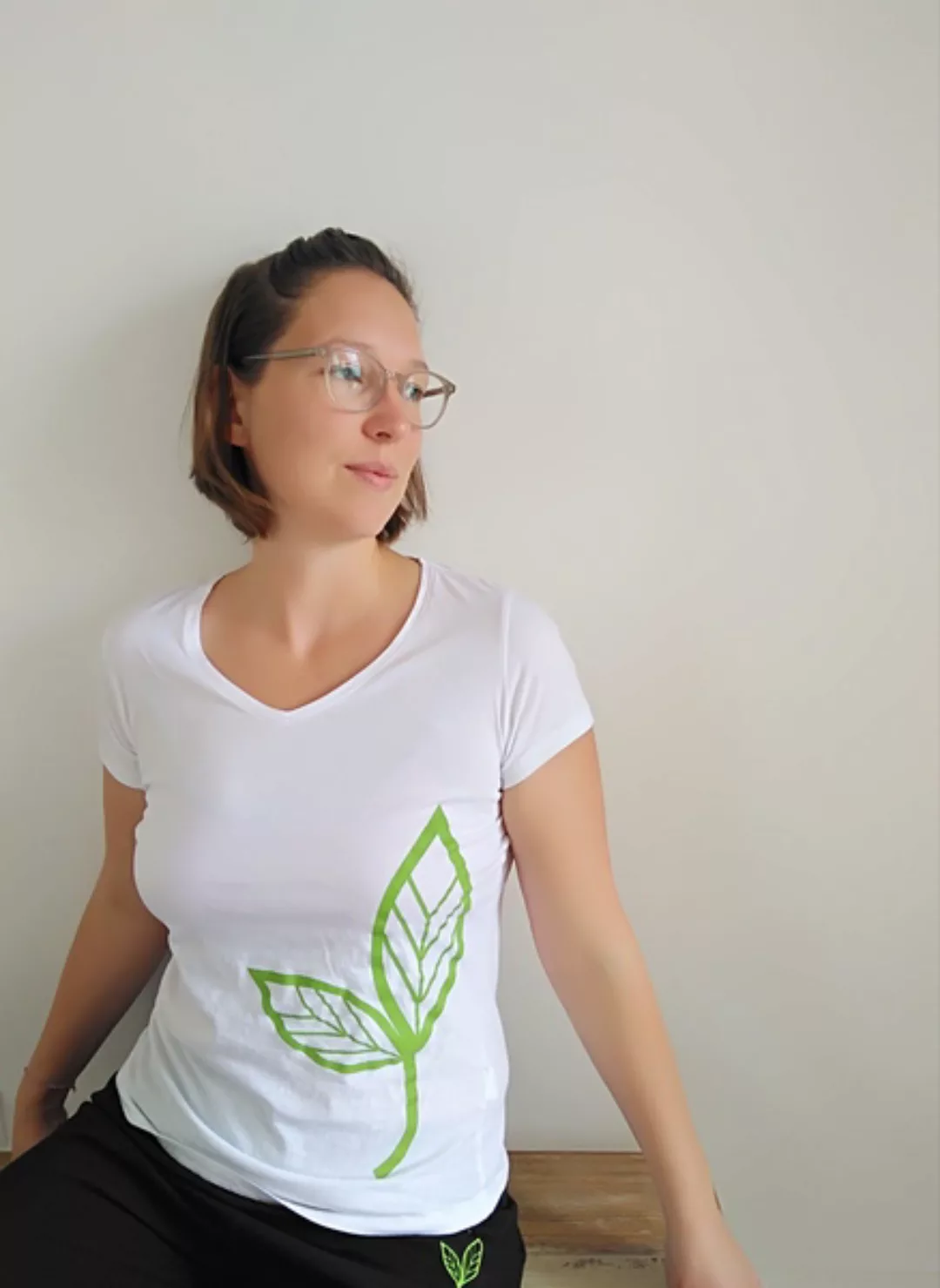 T-shirt V-ausschnitt Großes Blatt Biobaumwolle günstig online kaufen