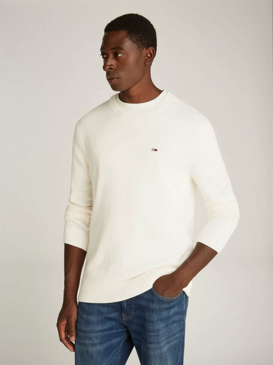 Tommy Jeans Strickpullover TJM SLIM ESSNTLS C-NECK SWEATER mit Markenlogo a günstig online kaufen