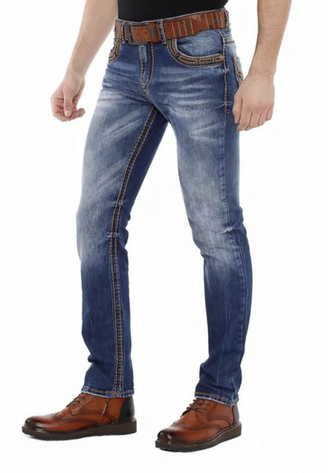 Cipo & Baxx Slim-fit-Jeans mit bestickten Rückentaschen in Straight Fit günstig online kaufen