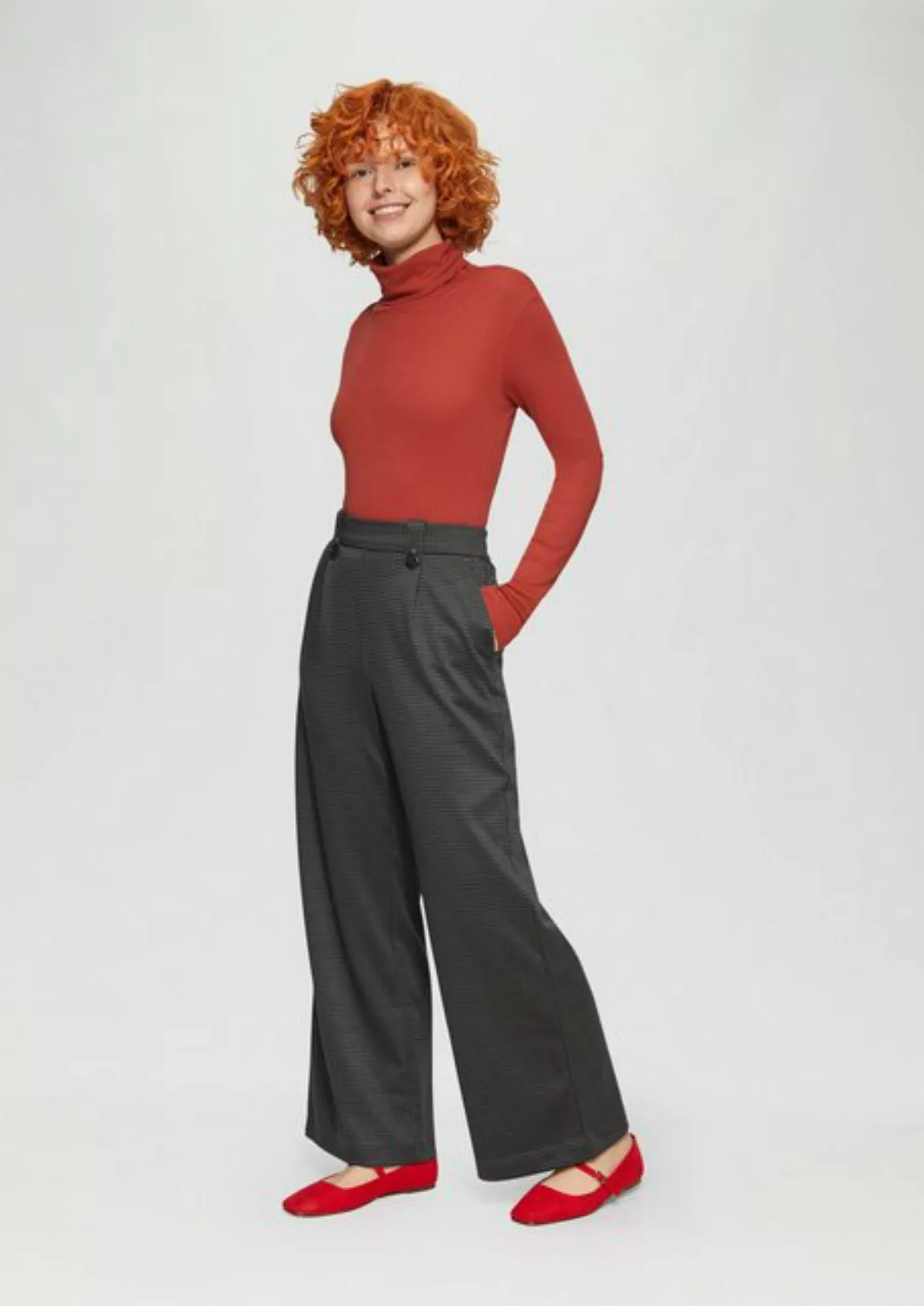 QS Stoffhose Gemusterte Wide-Leg-Hose aus Interlock-Jersey Zierknopf günstig online kaufen