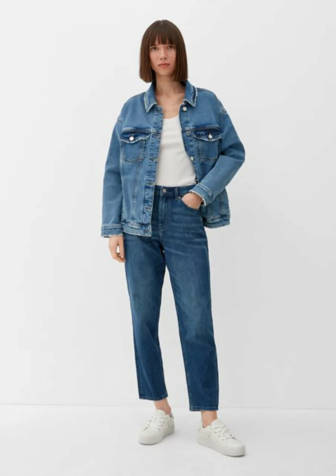 s.Oliver 7/8-Jeans Regular: Jeans im Mom-Fit Label-Patch, Waschung günstig online kaufen
