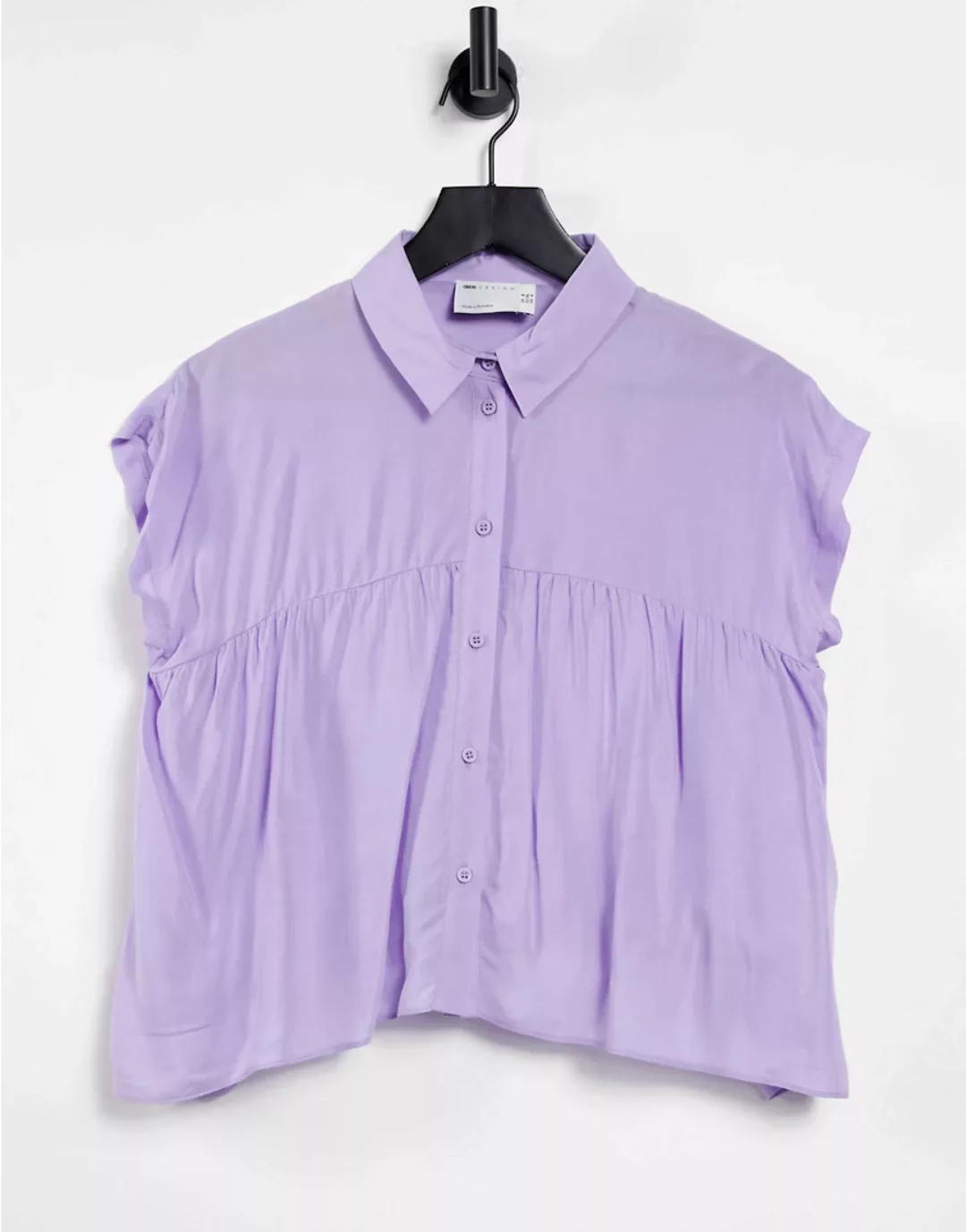 ASOS DESIGN – Gesmoktes Hemd mit nach hinten abfallender Saum hem in Fliede günstig online kaufen