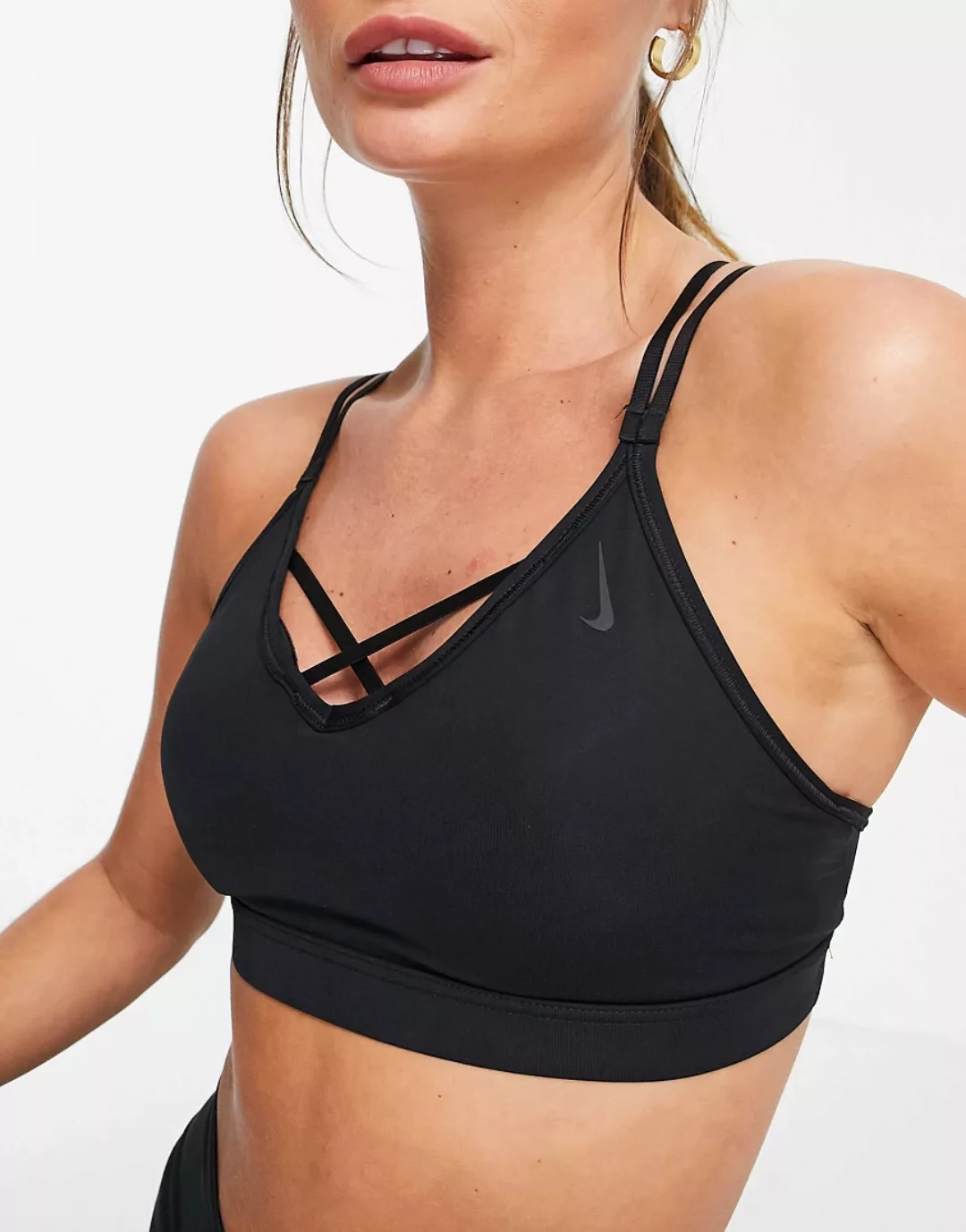 Nike Yoga – Indy – Sport-BH in Schwarz mit leichter Stützfunktion und überk günstig online kaufen