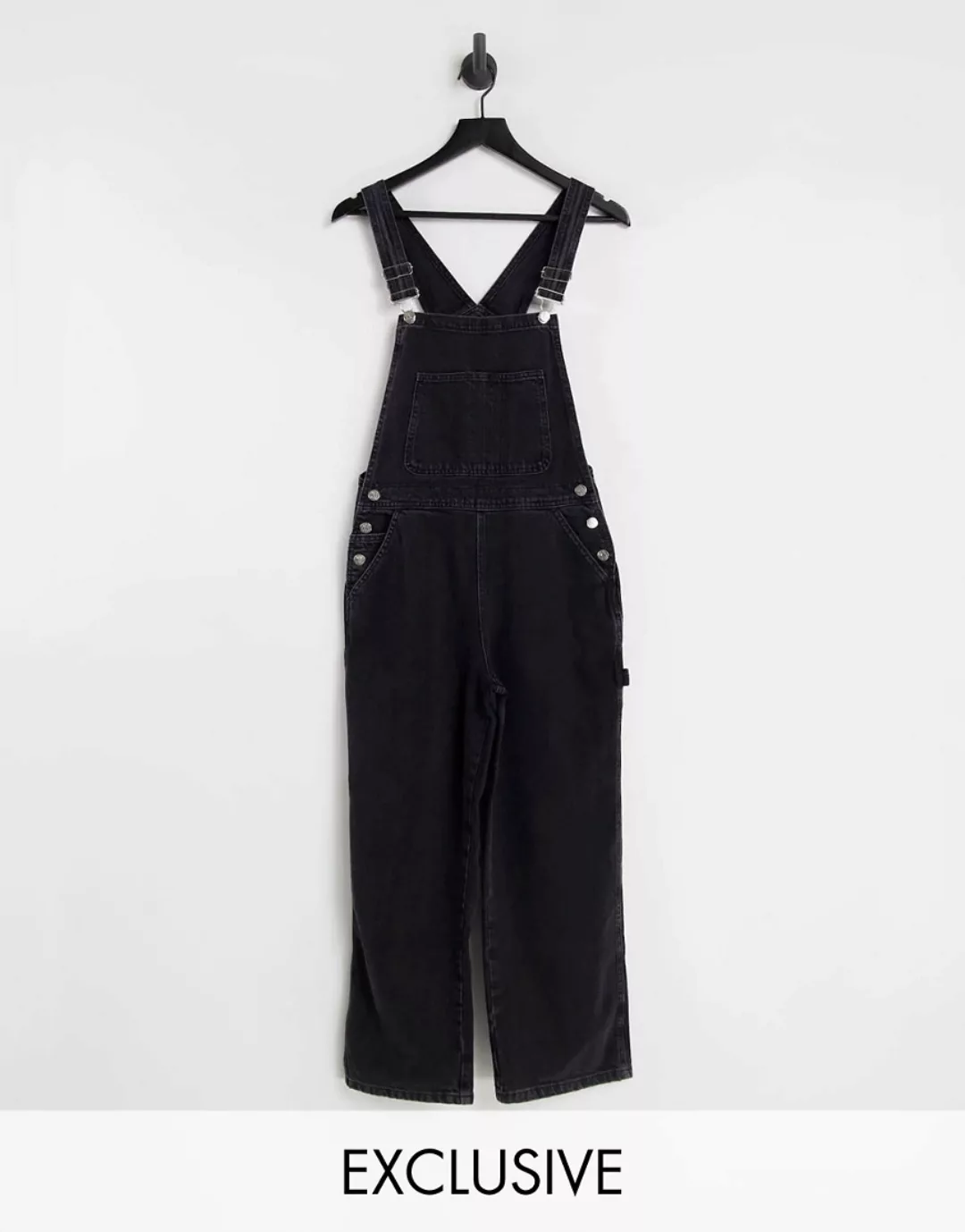 Reclaimed Vintage Inspired – Jeanslatzhose in verwaschenem Schwarz günstig online kaufen
