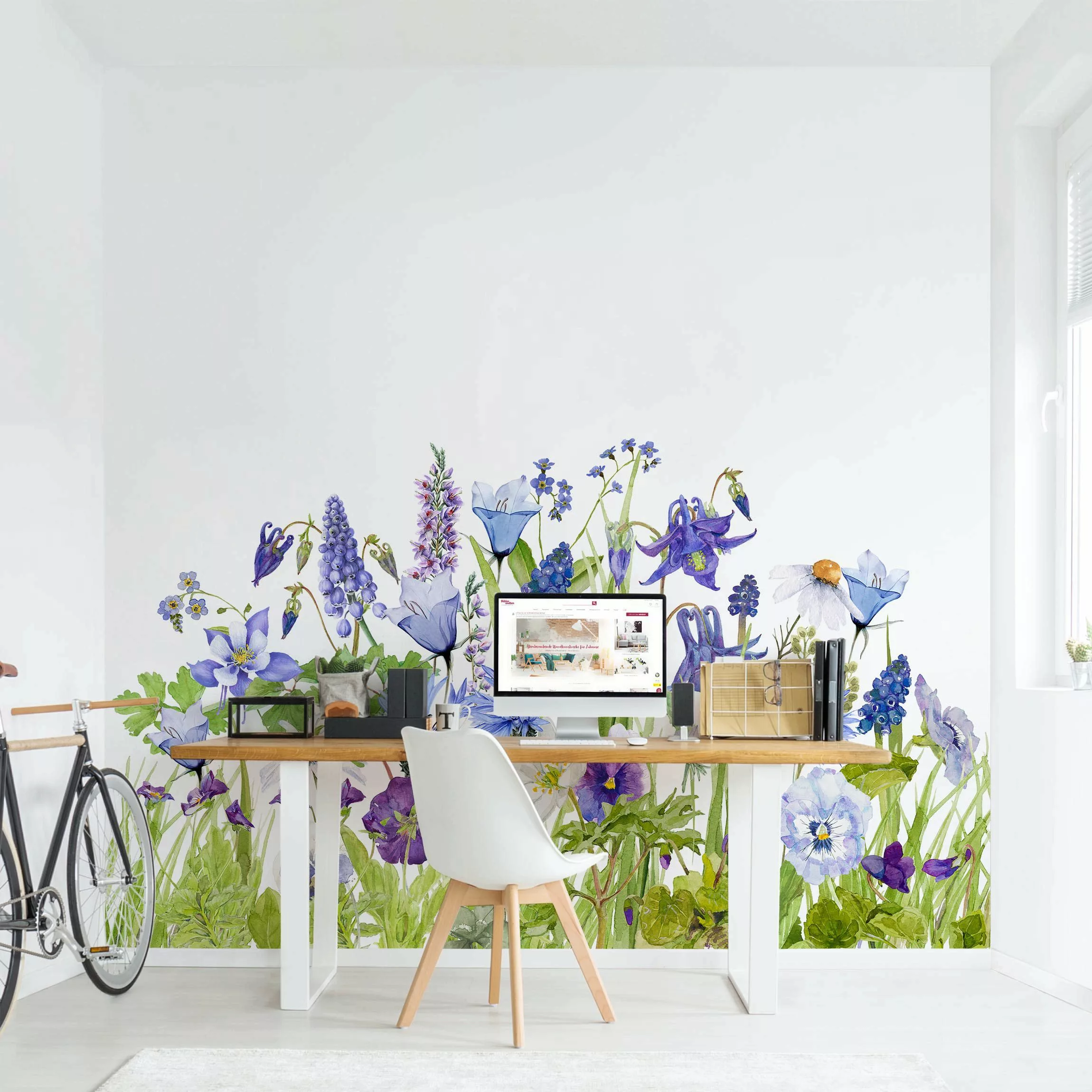 Fototapete Aquarellierte Blumenwiese in Blau günstig online kaufen