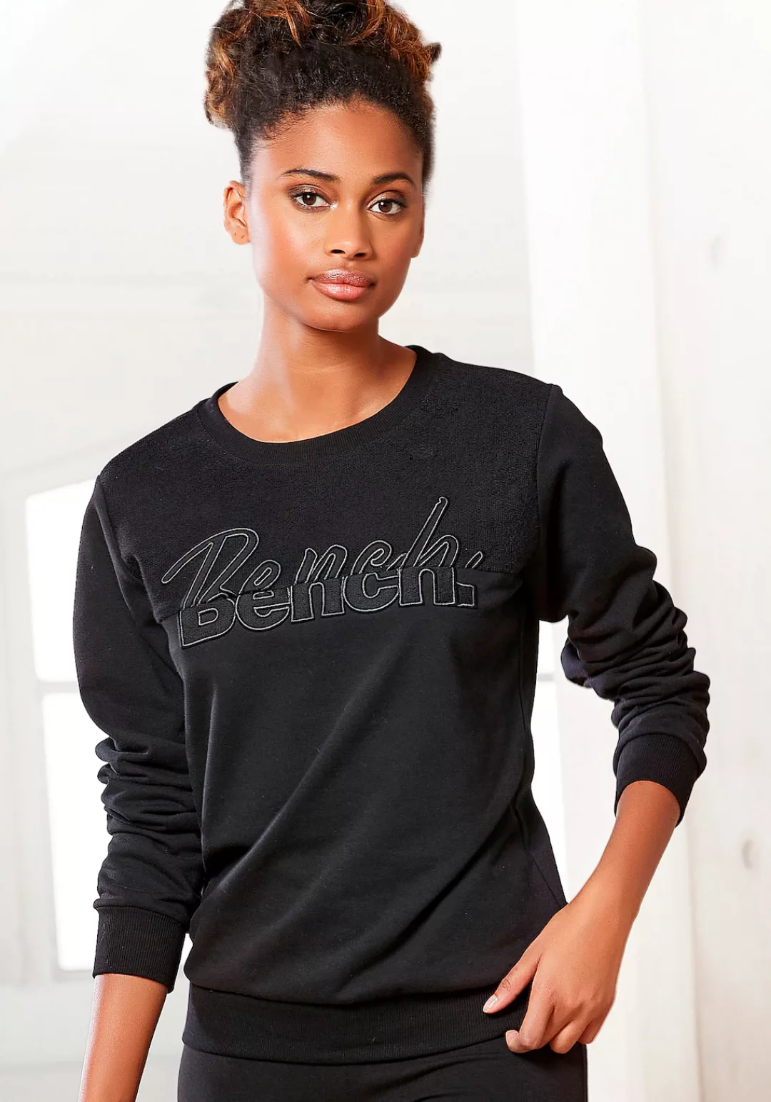 Bench. Sweatshirt mit Logostickerei, Loungeanzug günstig online kaufen