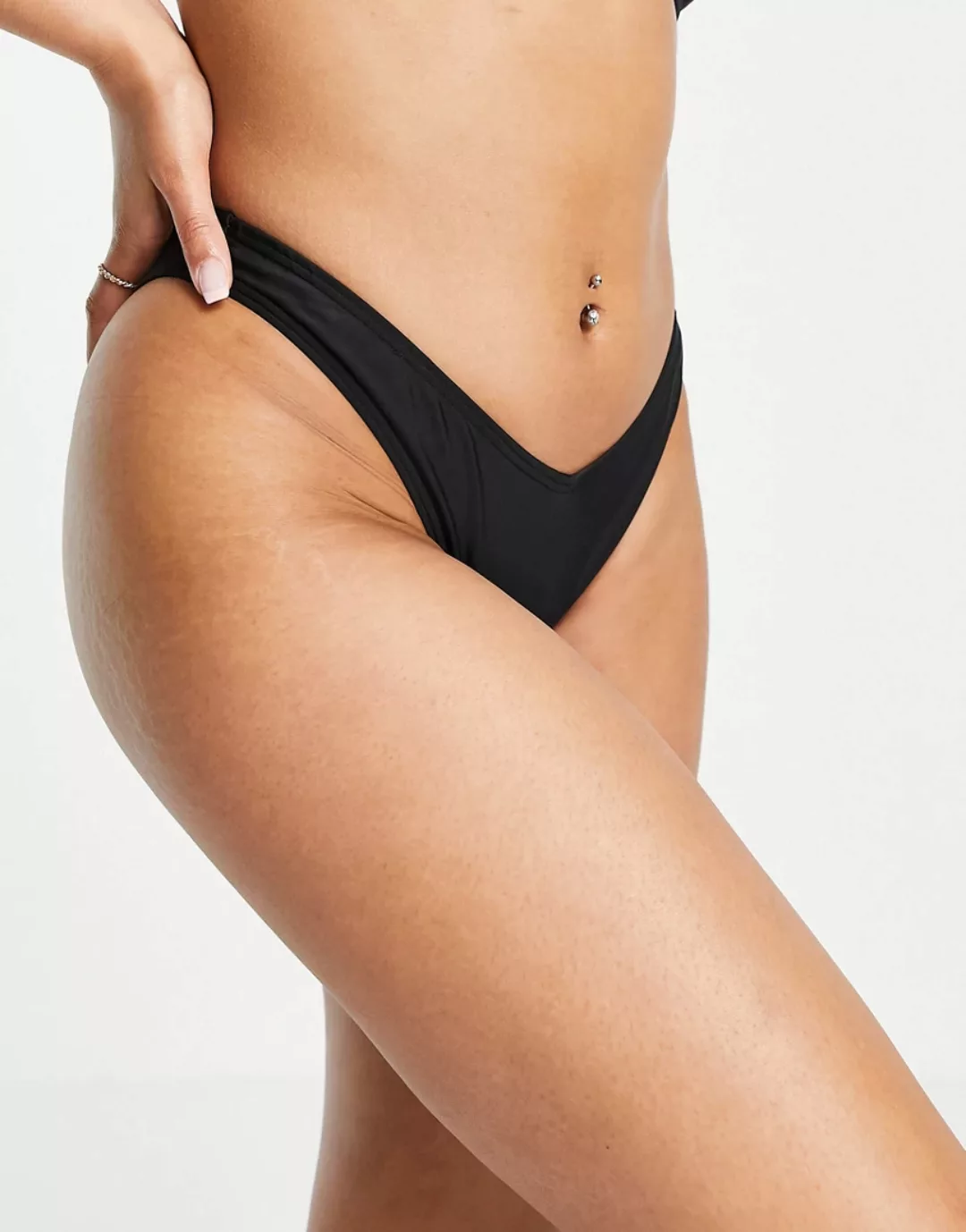 New Look – Schwarze Bikinihose mit V-Schnitt günstig online kaufen