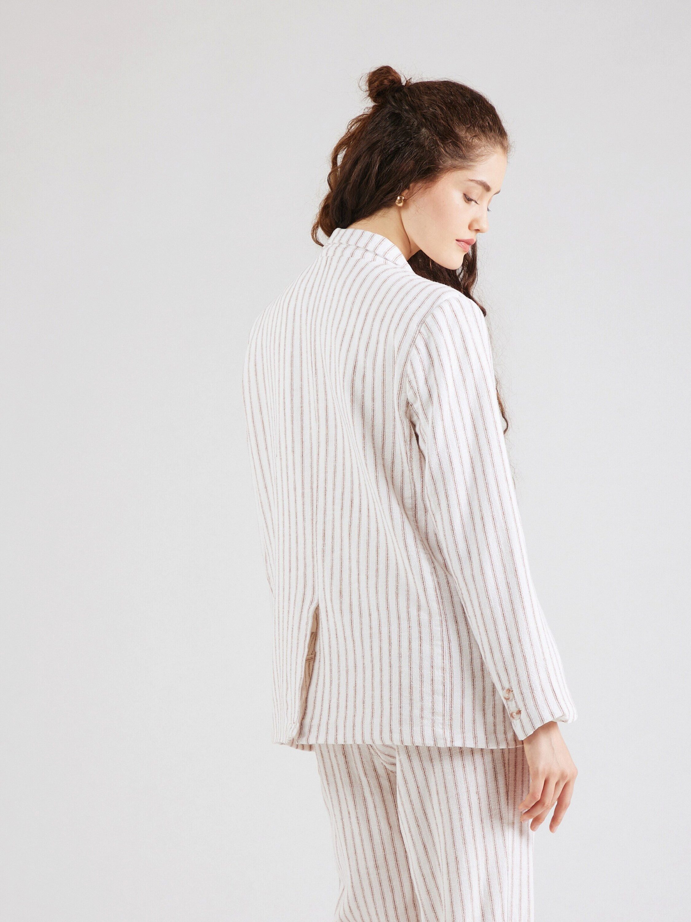 Vero Moda Kurzblazer VMLOLA (1-tlg) Plain/ohne günstig online kaufen