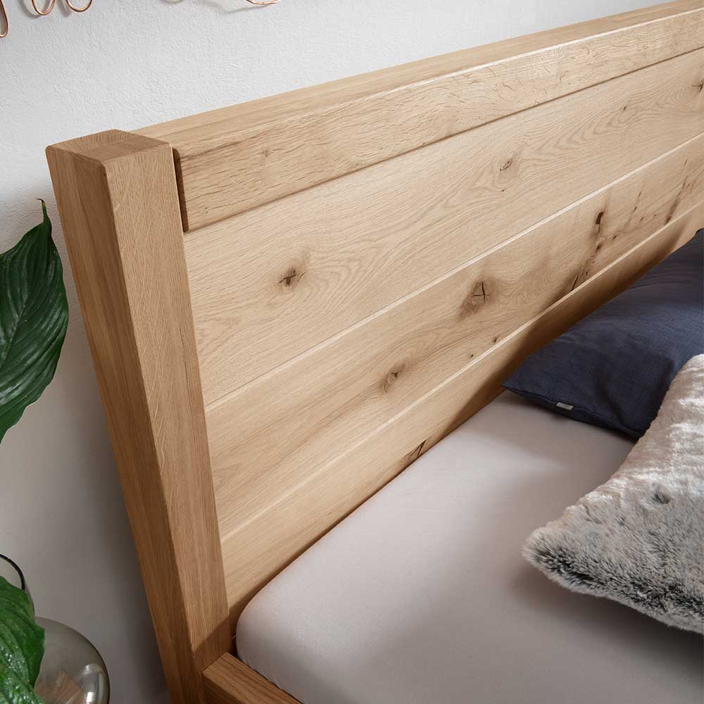 Bett Holzbett in Wildeichefarben aus Wildeiche Massivholz günstig online kaufen