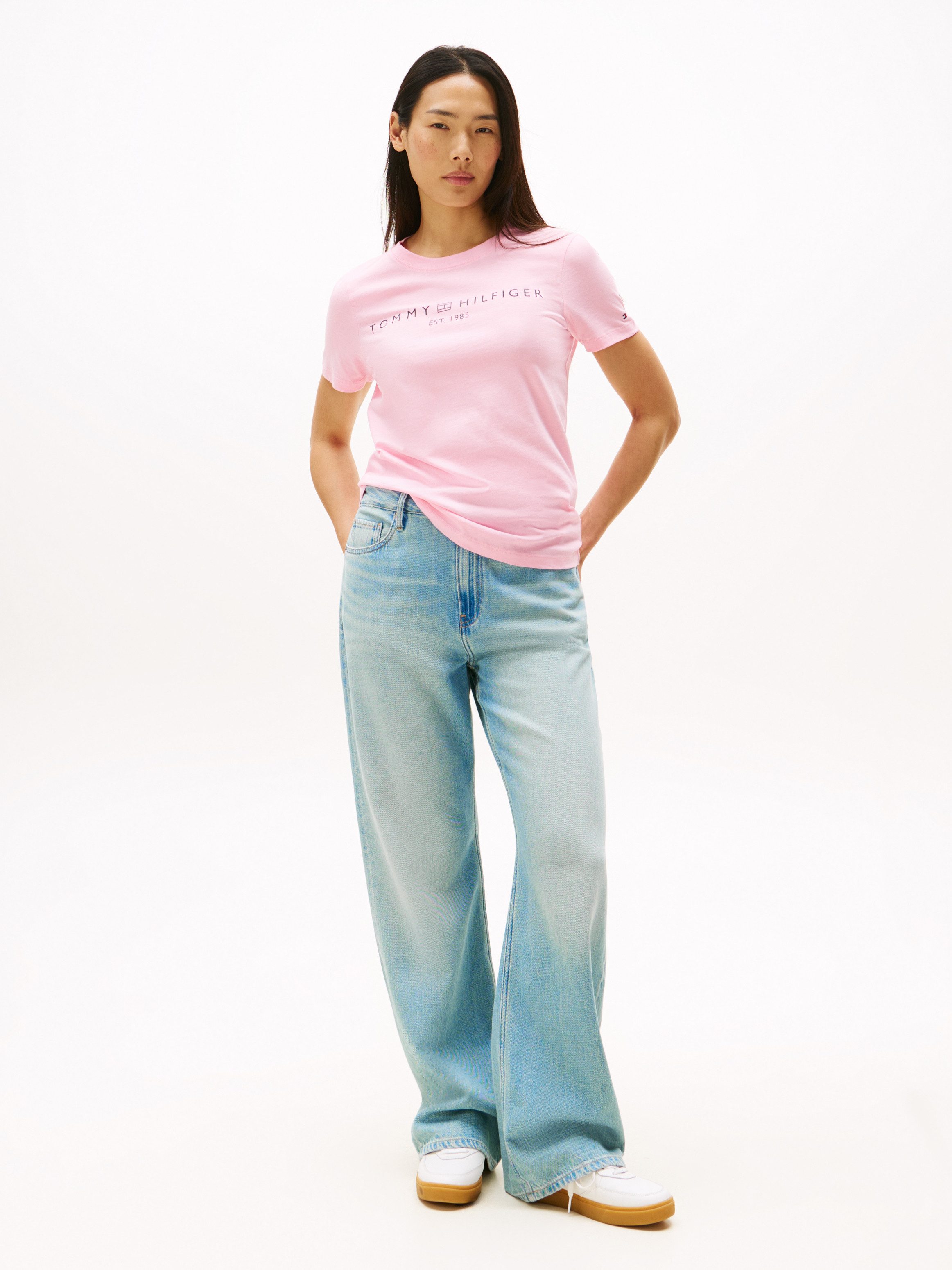 Tommy Hilfiger T-Shirt "REG CORP LOGO C-NK mit Logoschriftzug und Stickerei günstig online kaufen