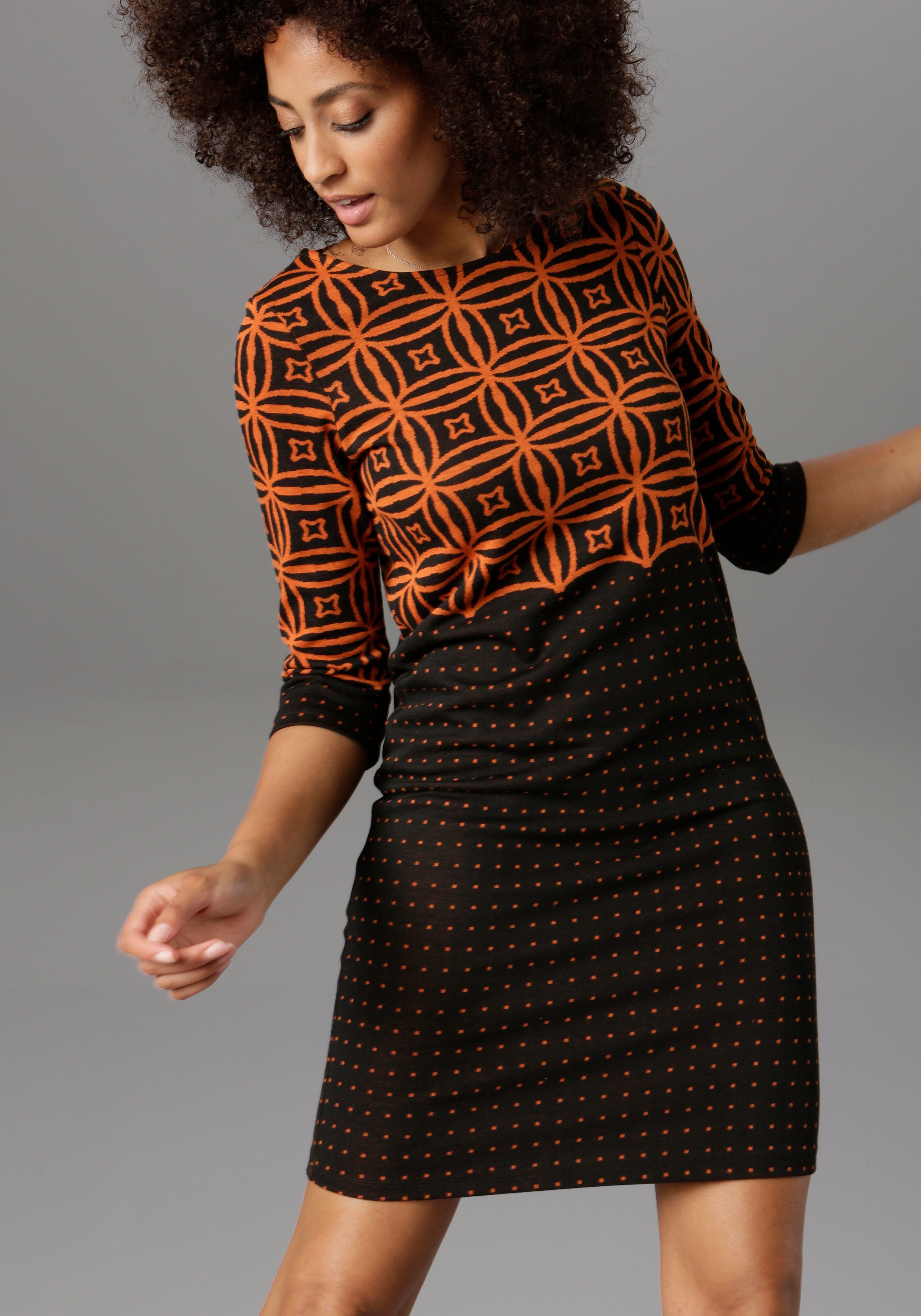 Aniston SELECTED Jerseykleid mit modernem Muster- günstig online kaufen