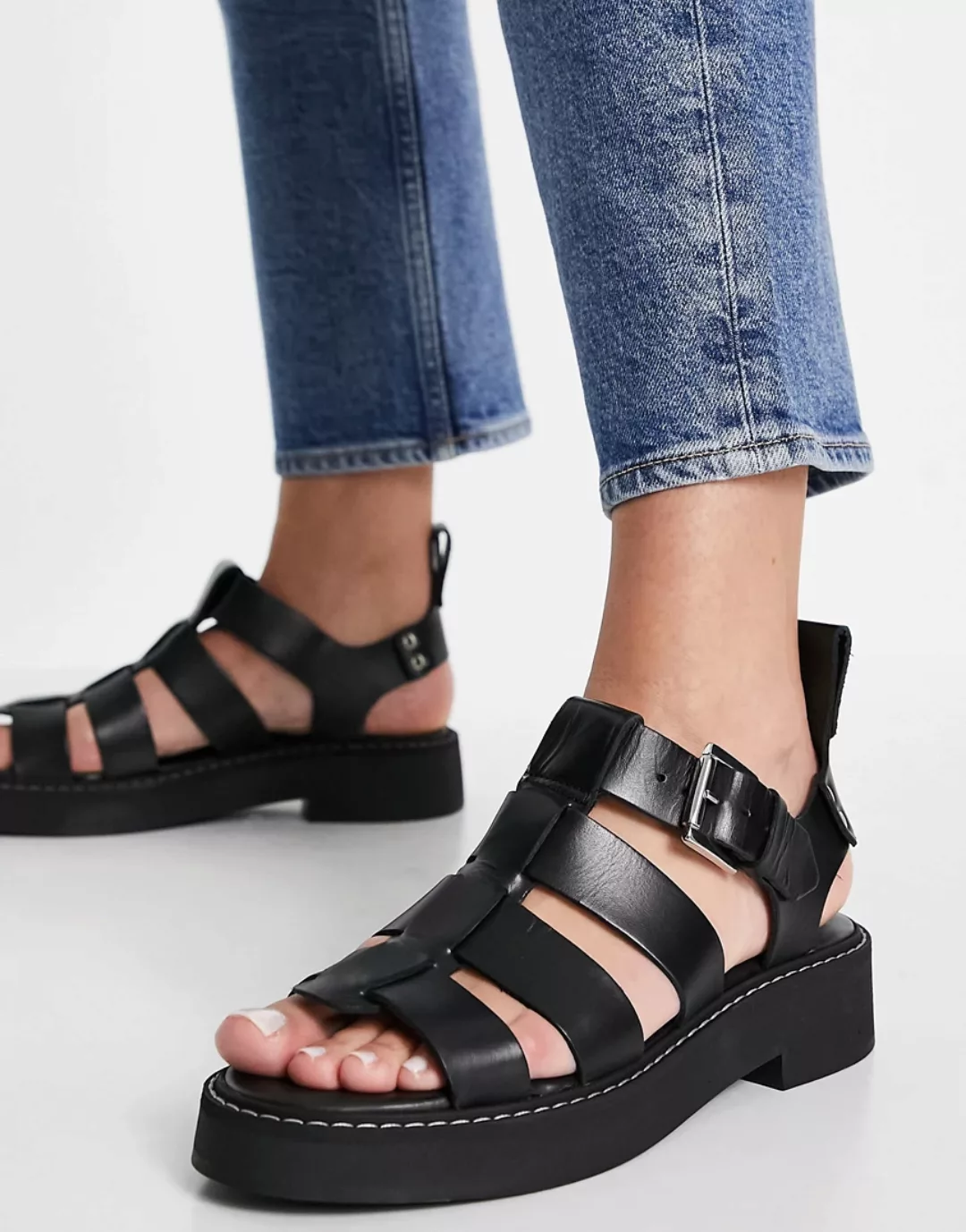 & Other Stories – Ledersandalen mit dicker Sohle in Schwarz günstig online kaufen