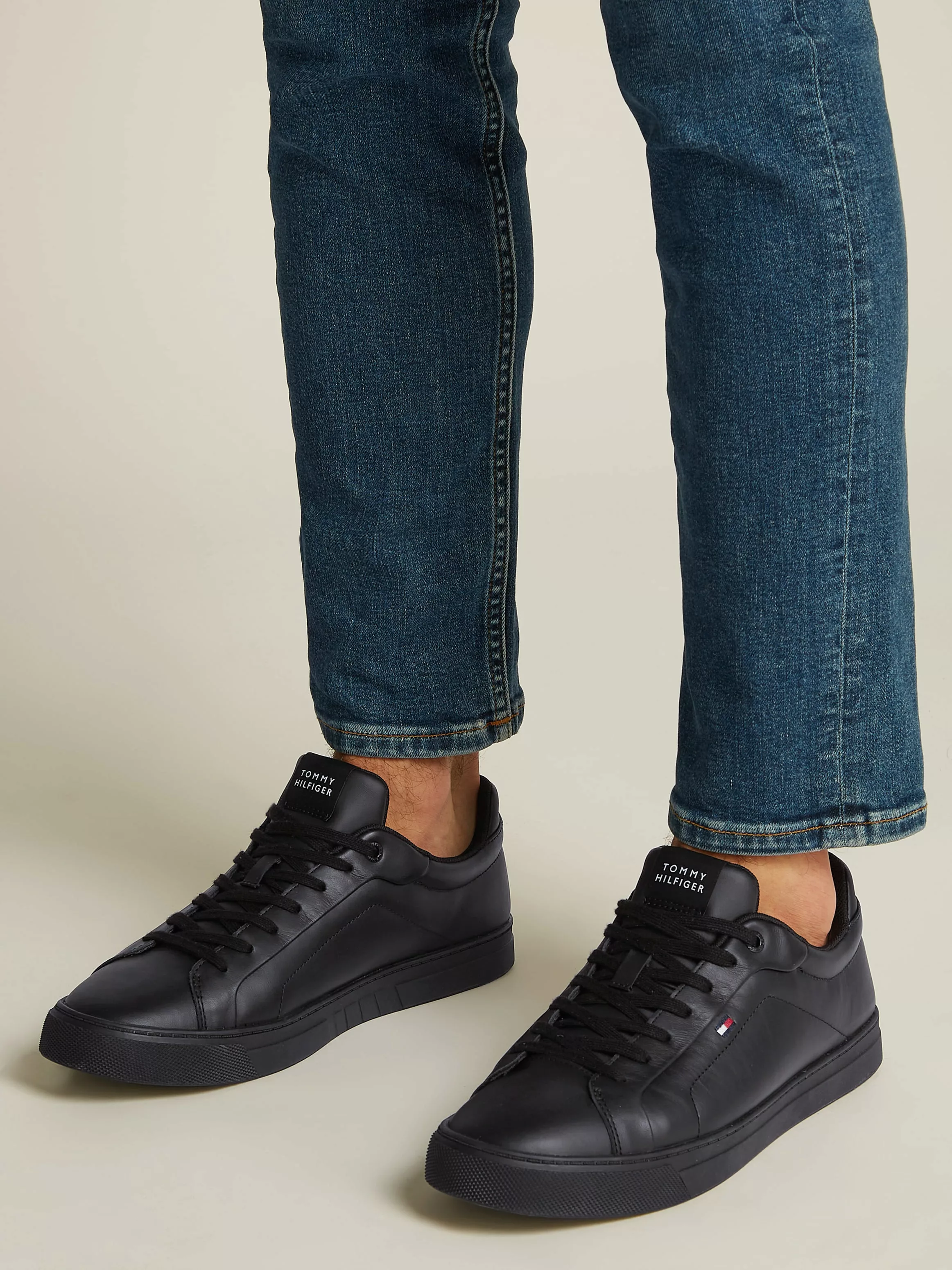 Tommy Hilfiger Plateausneaker "ICON COURT LTH FLAG ESS", Freizeitschuh, Hal günstig online kaufen