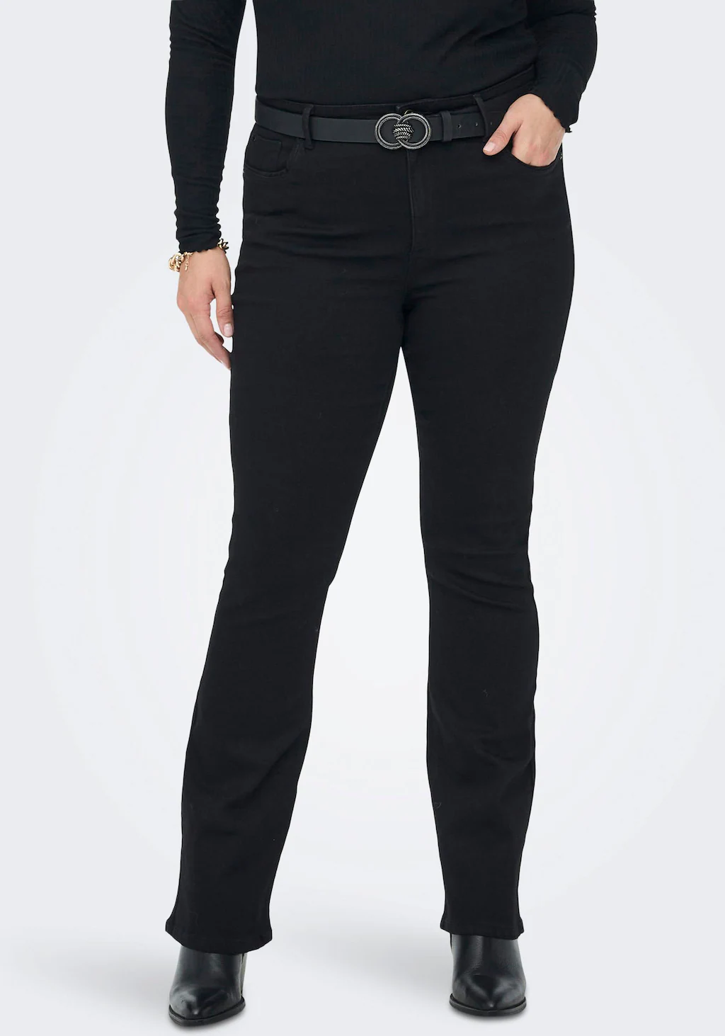 Carmakoma by Only Damen Jeans CARSALLY - Flared Fit - Schwarz - Black - Plu günstig online kaufen