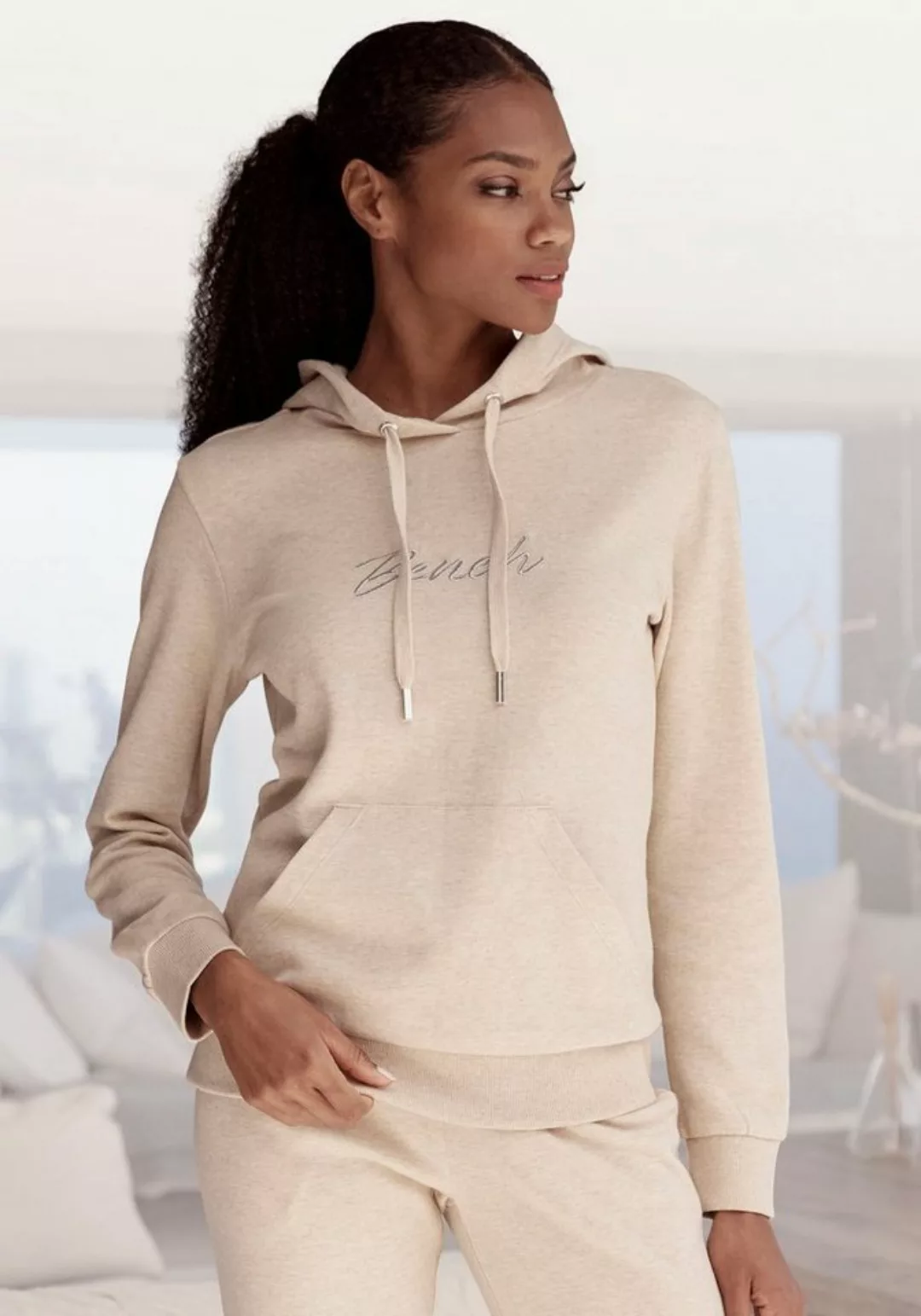 Bench. Loungewear Kapuzensweatshirt mit glänzender Logostickerei, Loungewea günstig online kaufen