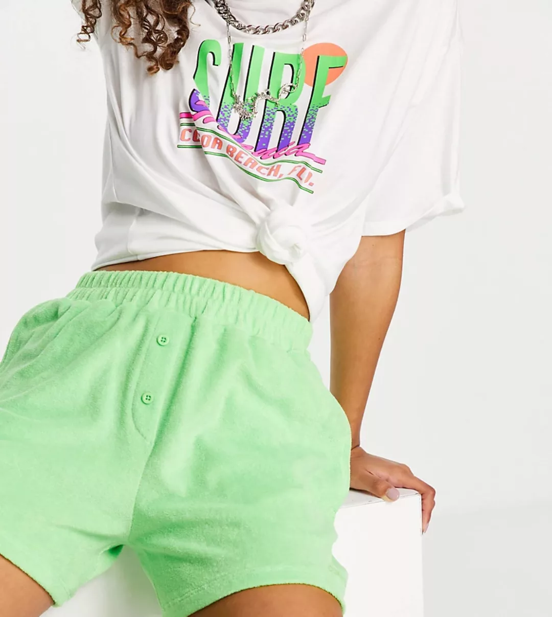 COLLUSION – Frottee-Shorts in Limettengrün mit Knöpfen vorne, Kombiteil günstig online kaufen
