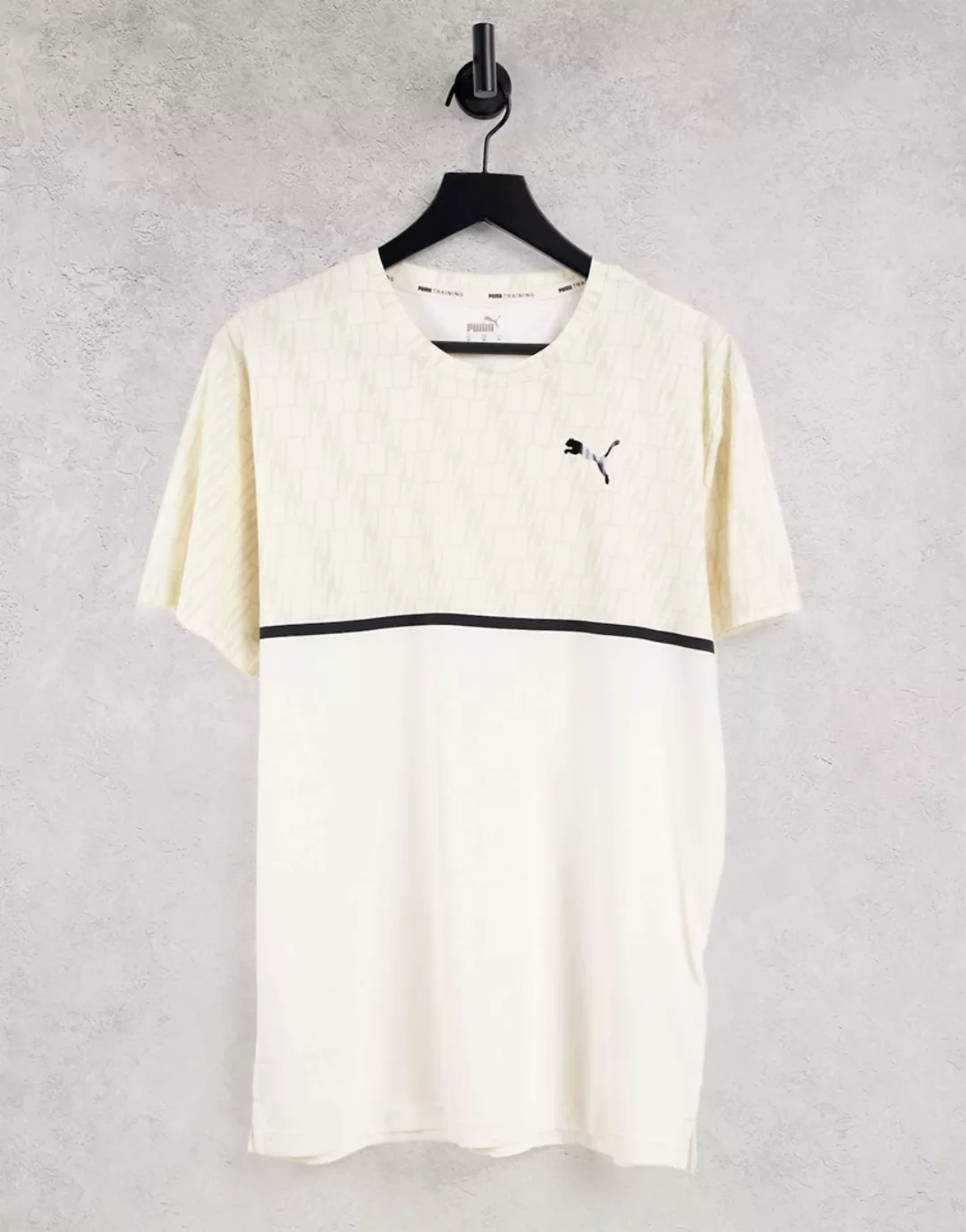Puma Training – Logo-T-Shirt mit Grafik in Creme-Weiß günstig online kaufen