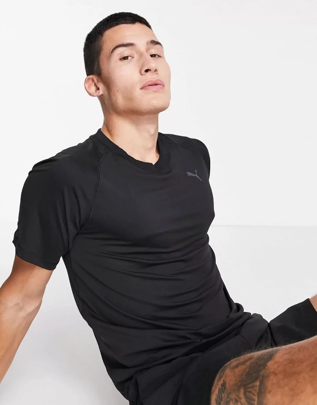 Puma – Studio – Yoga-T-Shirt in Schwarz günstig online kaufen