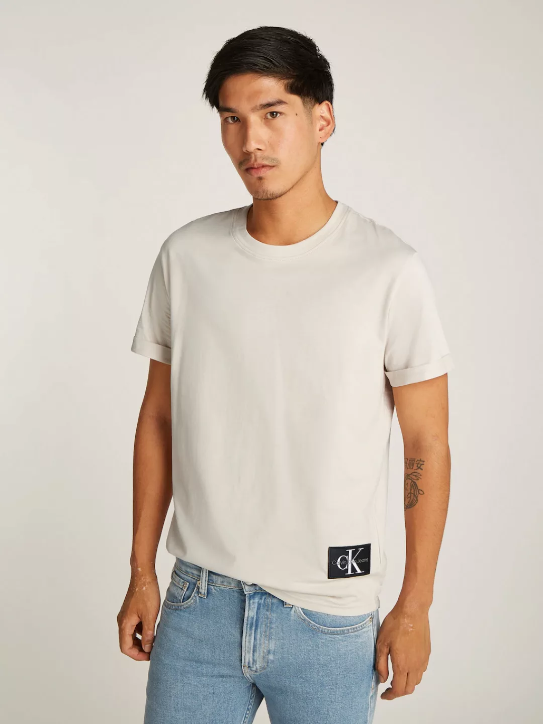 Calvin Klein Jeans T-Shirt BADGE TURN UP SLEEVE mit Logopatch günstig online kaufen