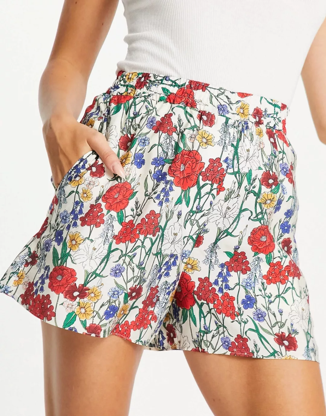 & Other Stories – Shorts mit Blumenmuster-Rot günstig online kaufen