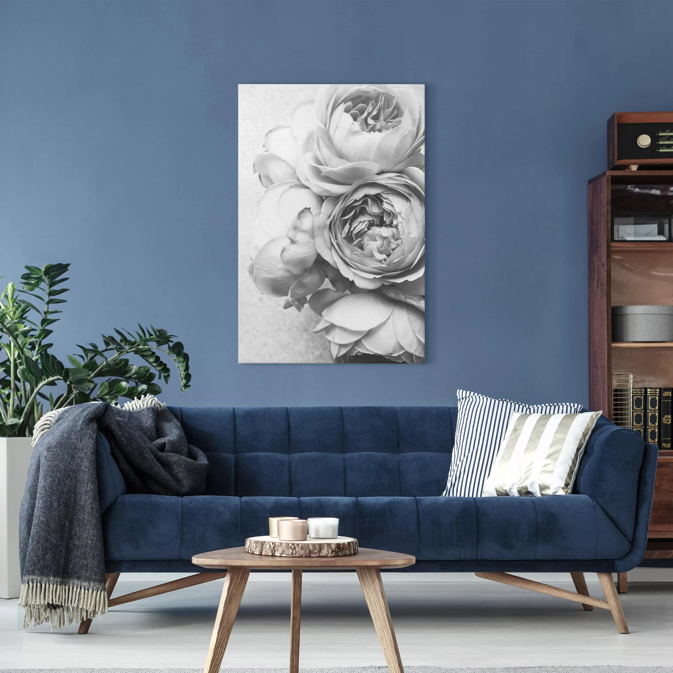 Leinwandbild Blumen - Hochformat Pfingstrosenblüten Schwarz Weiß günstig online kaufen