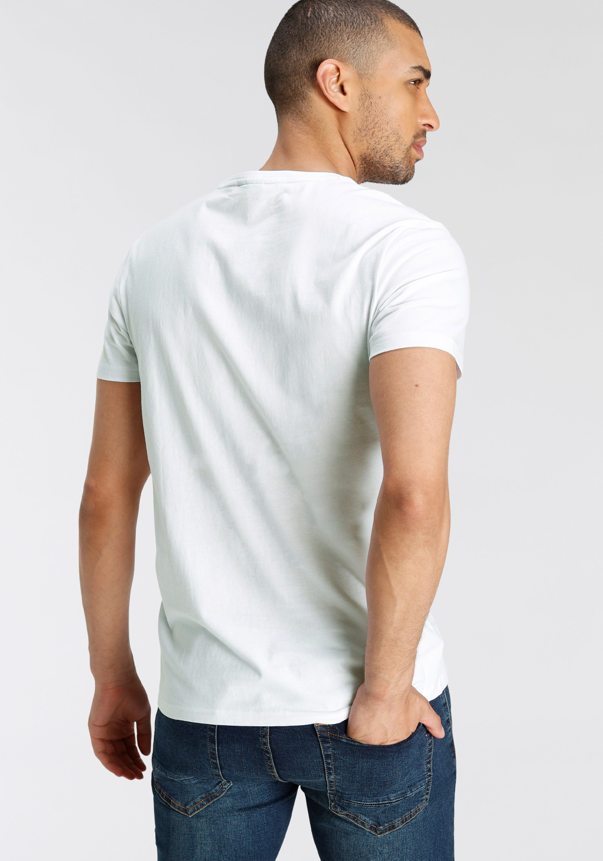 Bruno Banani T-Shirt kurzärmelig, schmal geschnitten, günstig online kaufen