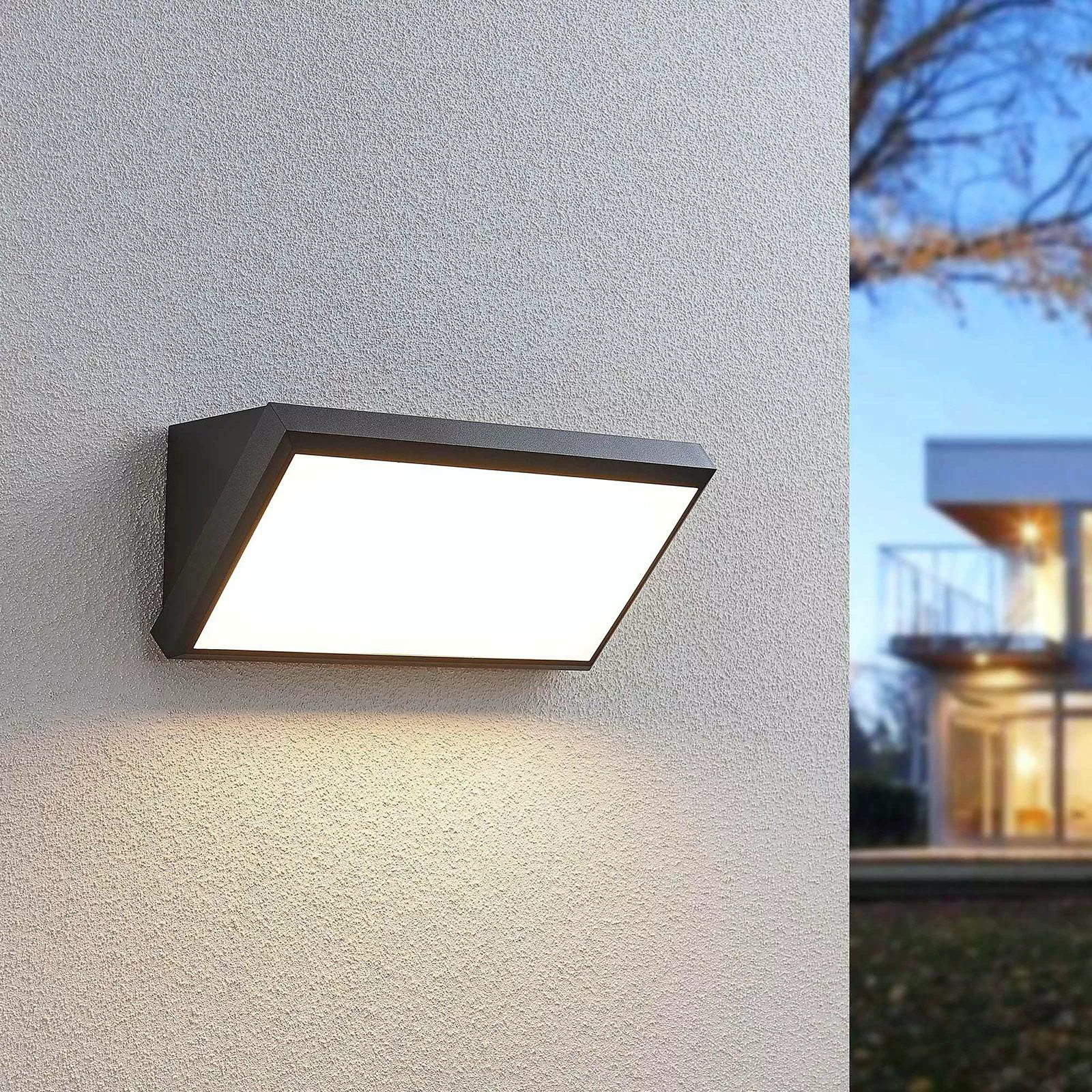 Lindby LED-Außenwandleuchte Abby, Sensor, IP65, dunkelgrau günstig online kaufen