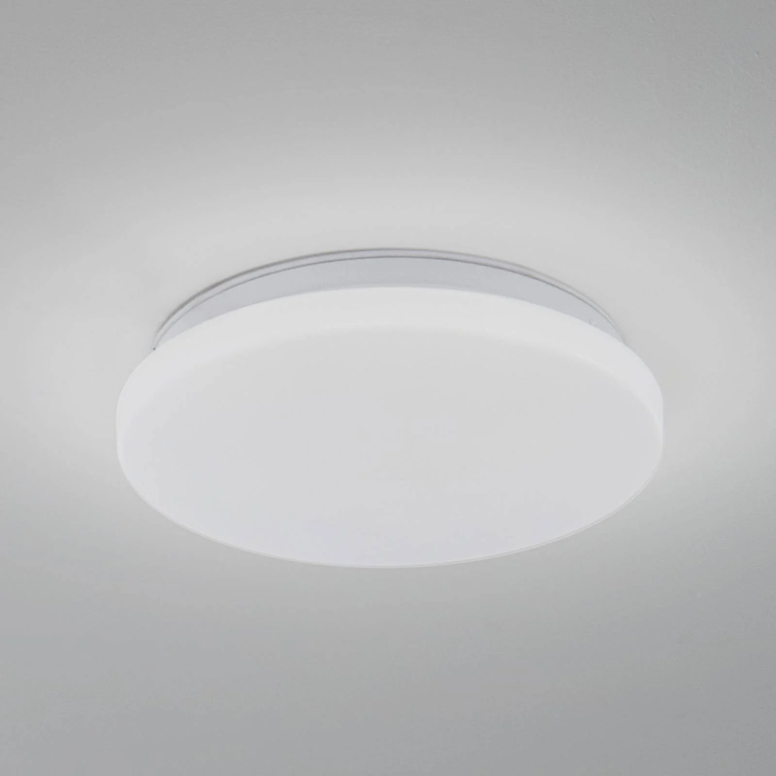 Lindby LED-Außendeckenleuchte Kirkola, 4000 K, Ø 26 cm, weiß günstig online kaufen