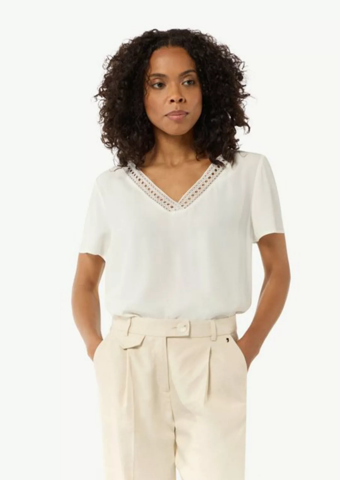 Comma Kurzarmbluse Loose-Fit-Shirt aus Crêpe mit Spitzen-Detail Spitze günstig online kaufen