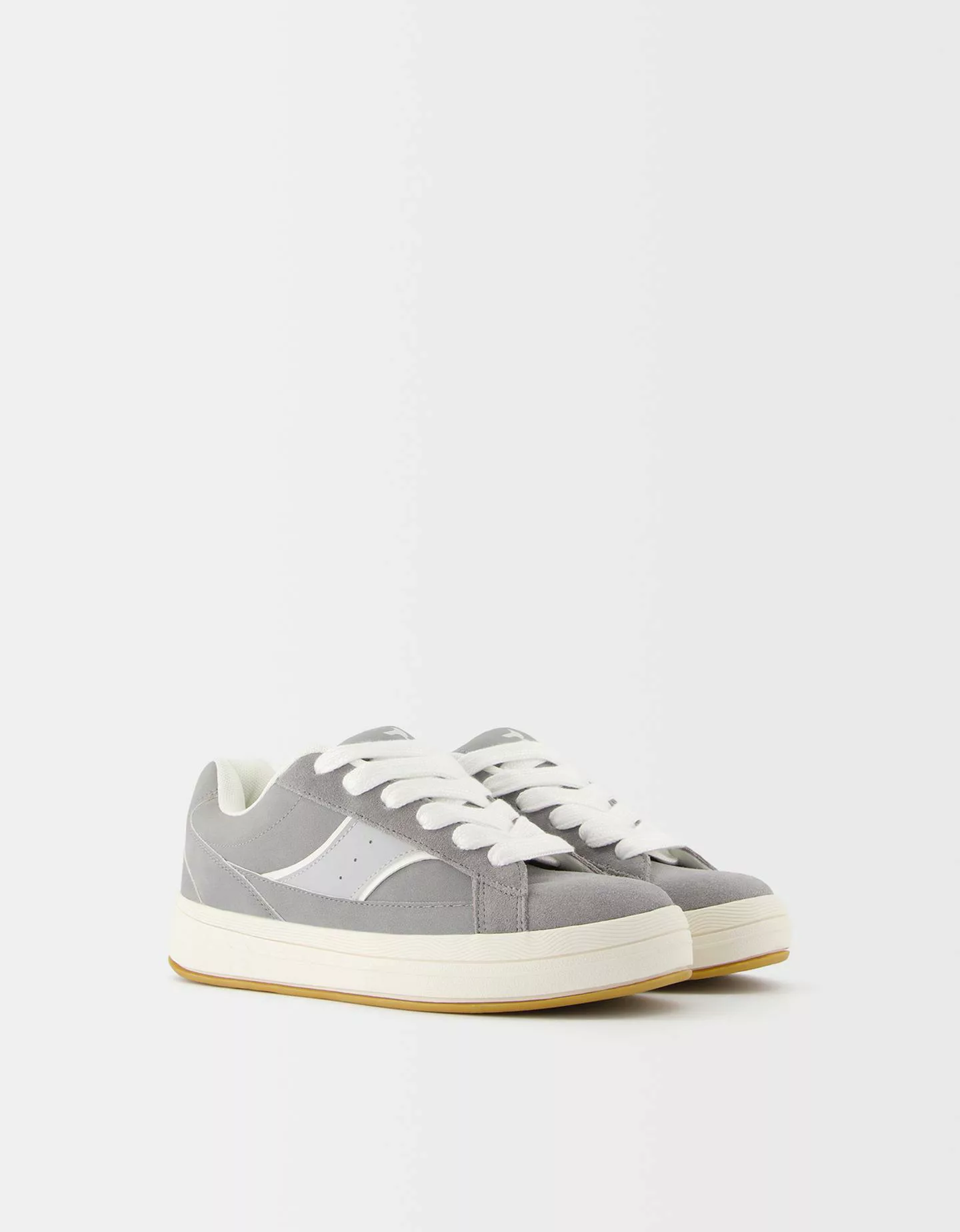 Bershka Sneaker Aus Rauleder Im Skater-Stil Damen 35 Grau günstig online kaufen