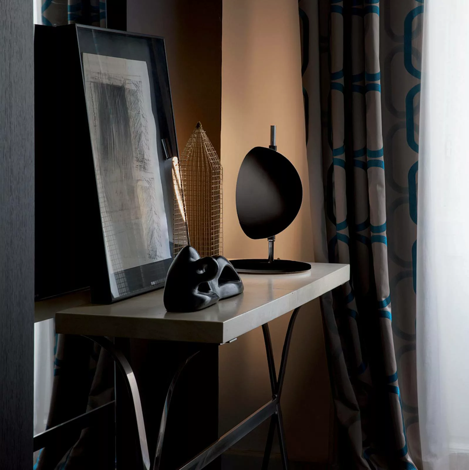 Oluce Superluna 297 LED-Tischleuchte, schwarz günstig online kaufen