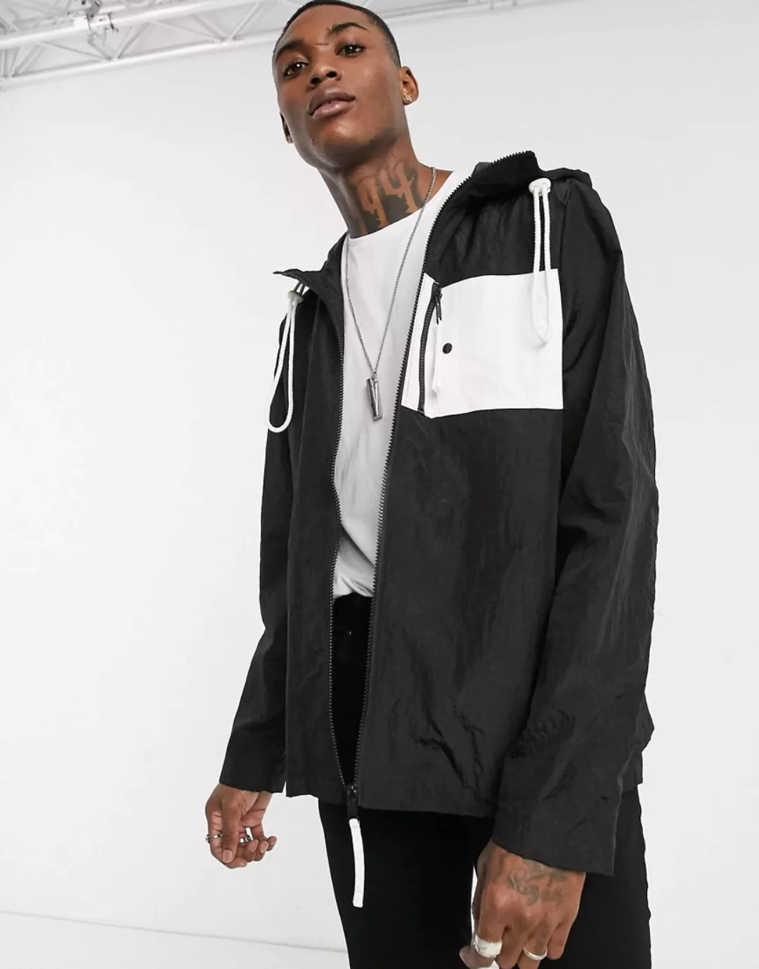 ASOS DESIGN – Jacke in Schwarz mit durchgehendem Reißverschluss und weißem günstig online kaufen