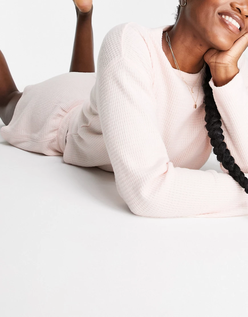 ASOS DESIGN – Mix & Match – Langärmliges Pyjamaoberteil mit gebürsteter Waf günstig online kaufen
