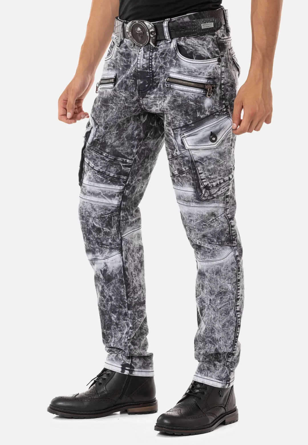 Cipo & Baxx Straight-Jeans mit trendigen Cargotaschen günstig online kaufen