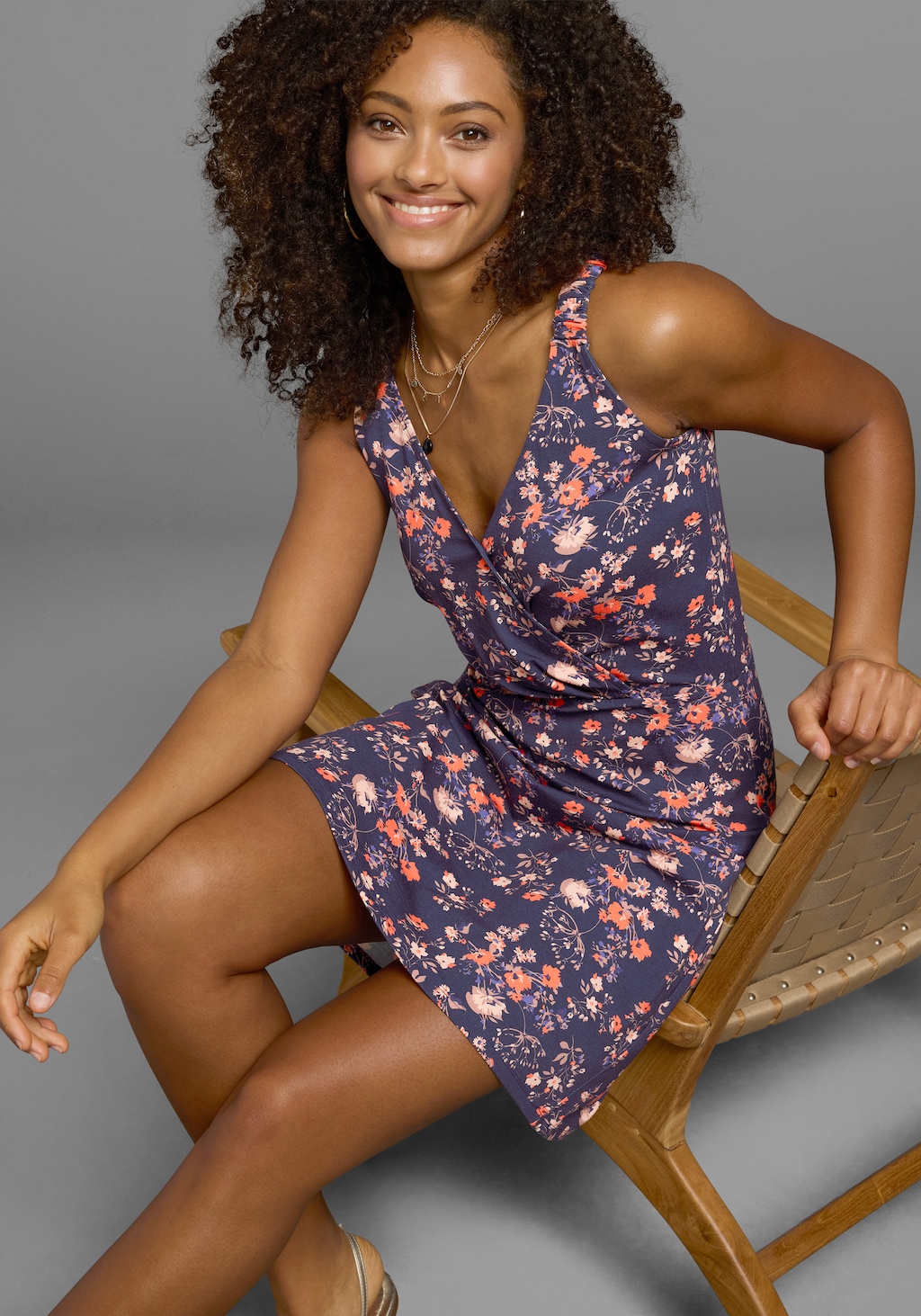 Laura Scott Sommerkleid, mit gerafften Trägern & V-Ausschnitt in Wickelopti günstig online kaufen