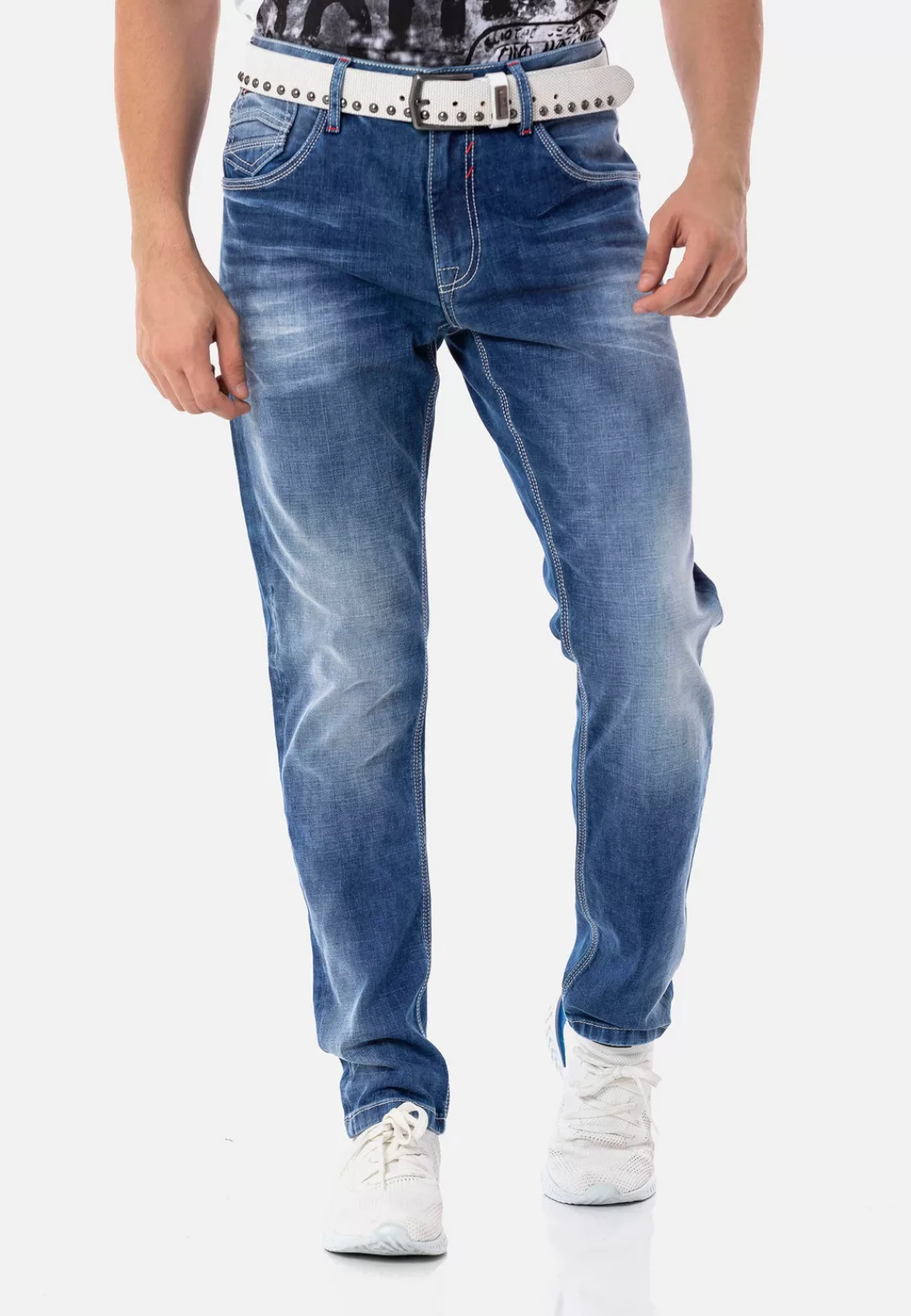 Cipo & Baxx Straight-Jeans, mit dezenter Waschung günstig online kaufen