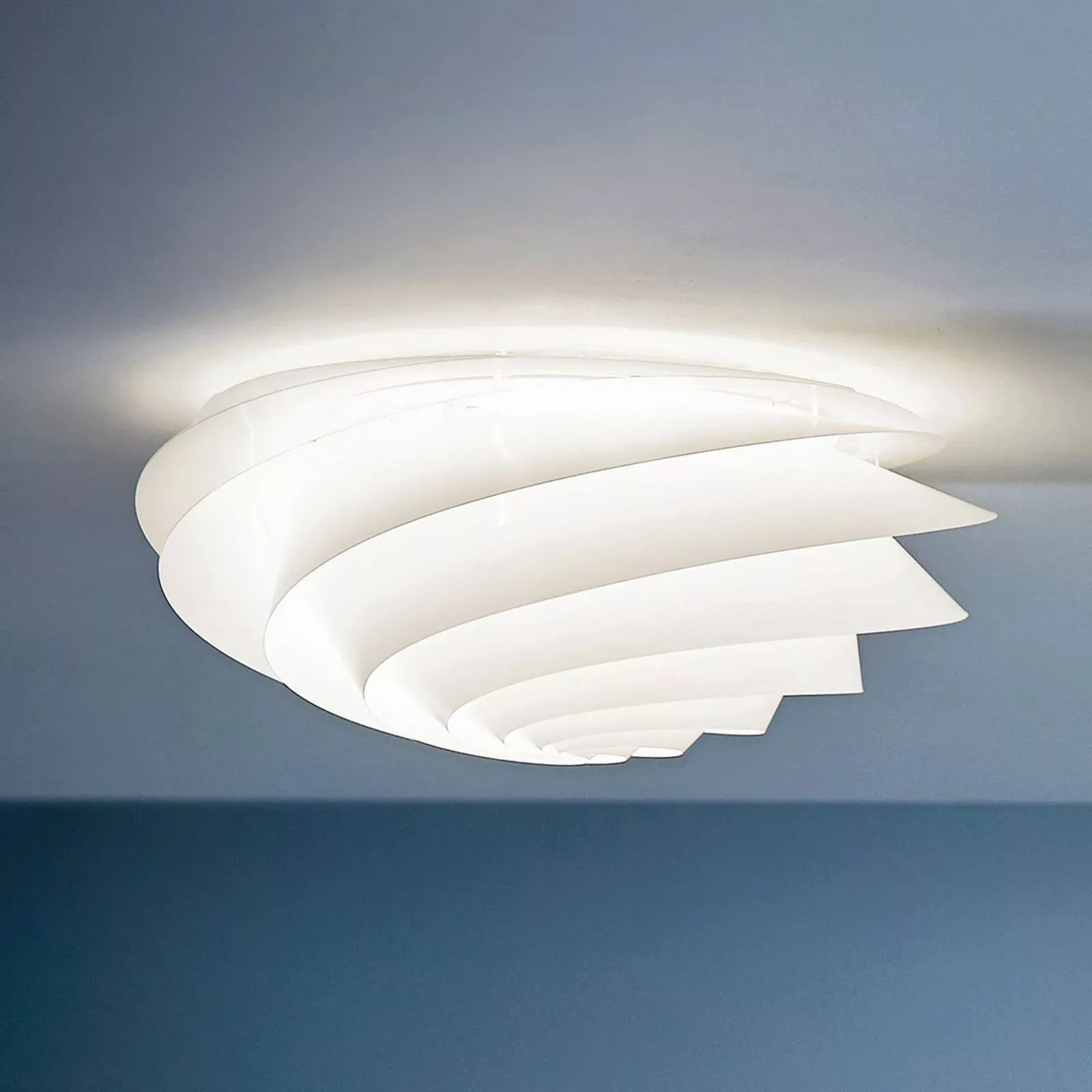 LE KLINT Swirl Medium - Wandleuchte mit LED, weiß günstig online kaufen