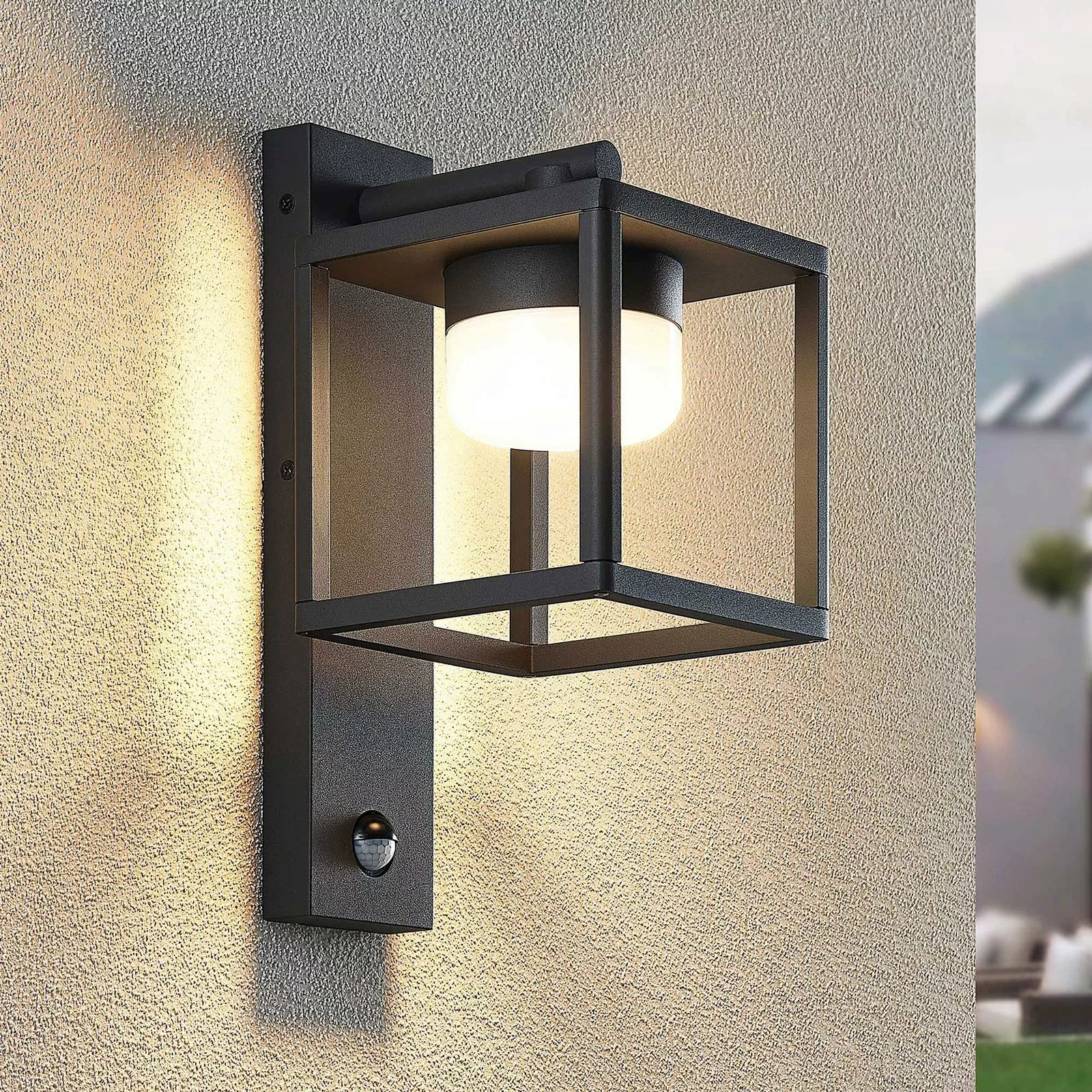 Lucande Timio Außenwandlampe, Downlight, Sensor günstig online kaufen